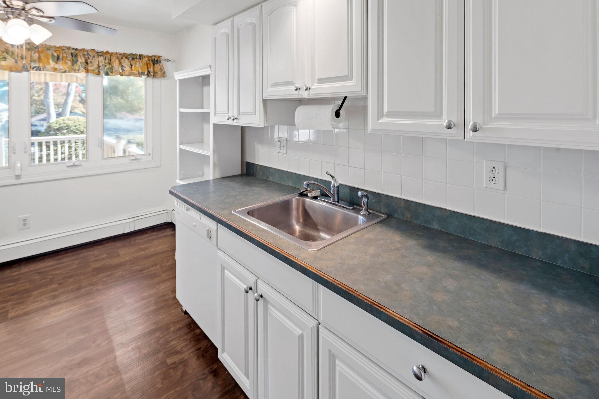 VILLAGE GREEN - Residential