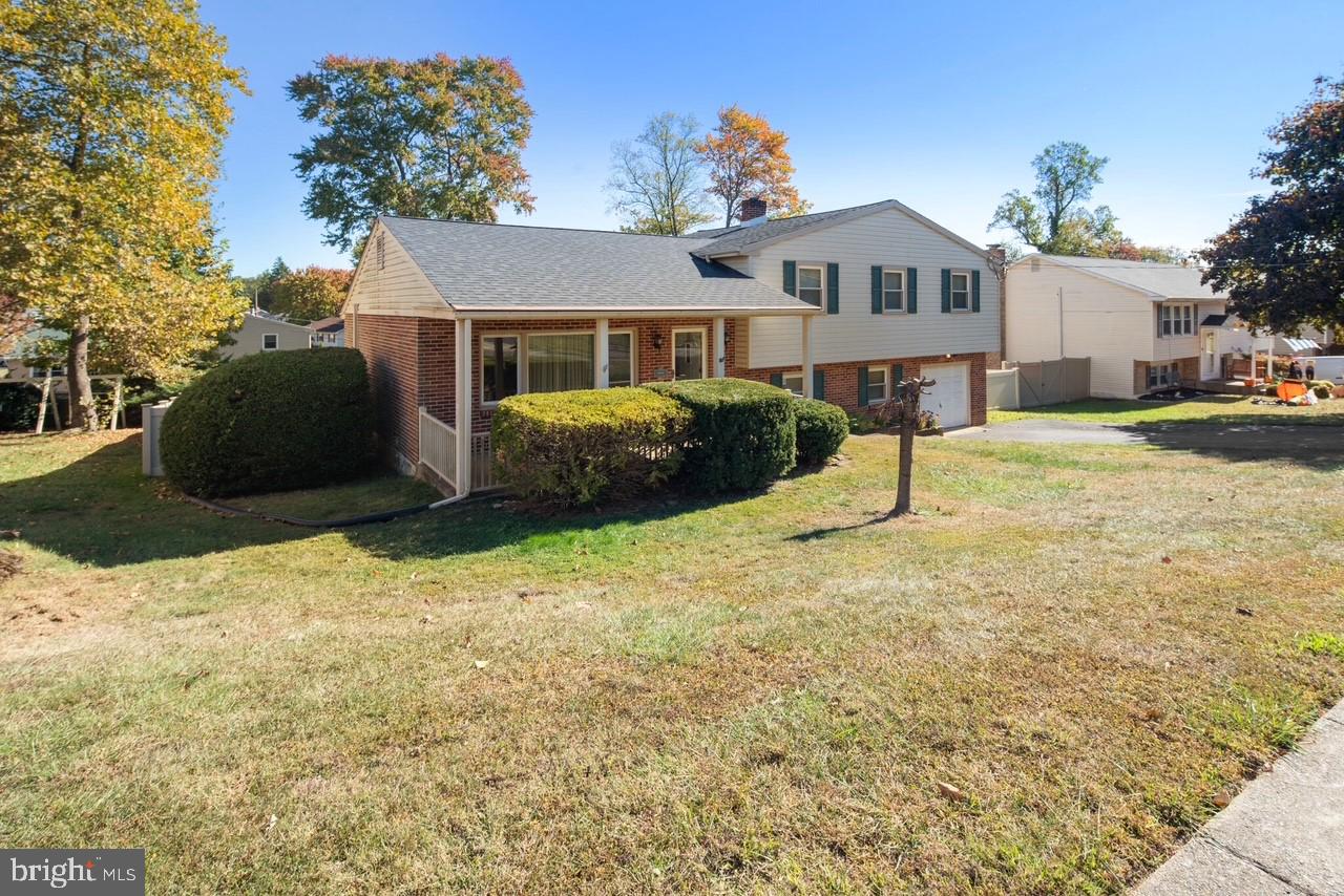 VILLAGE GREEN - Residential