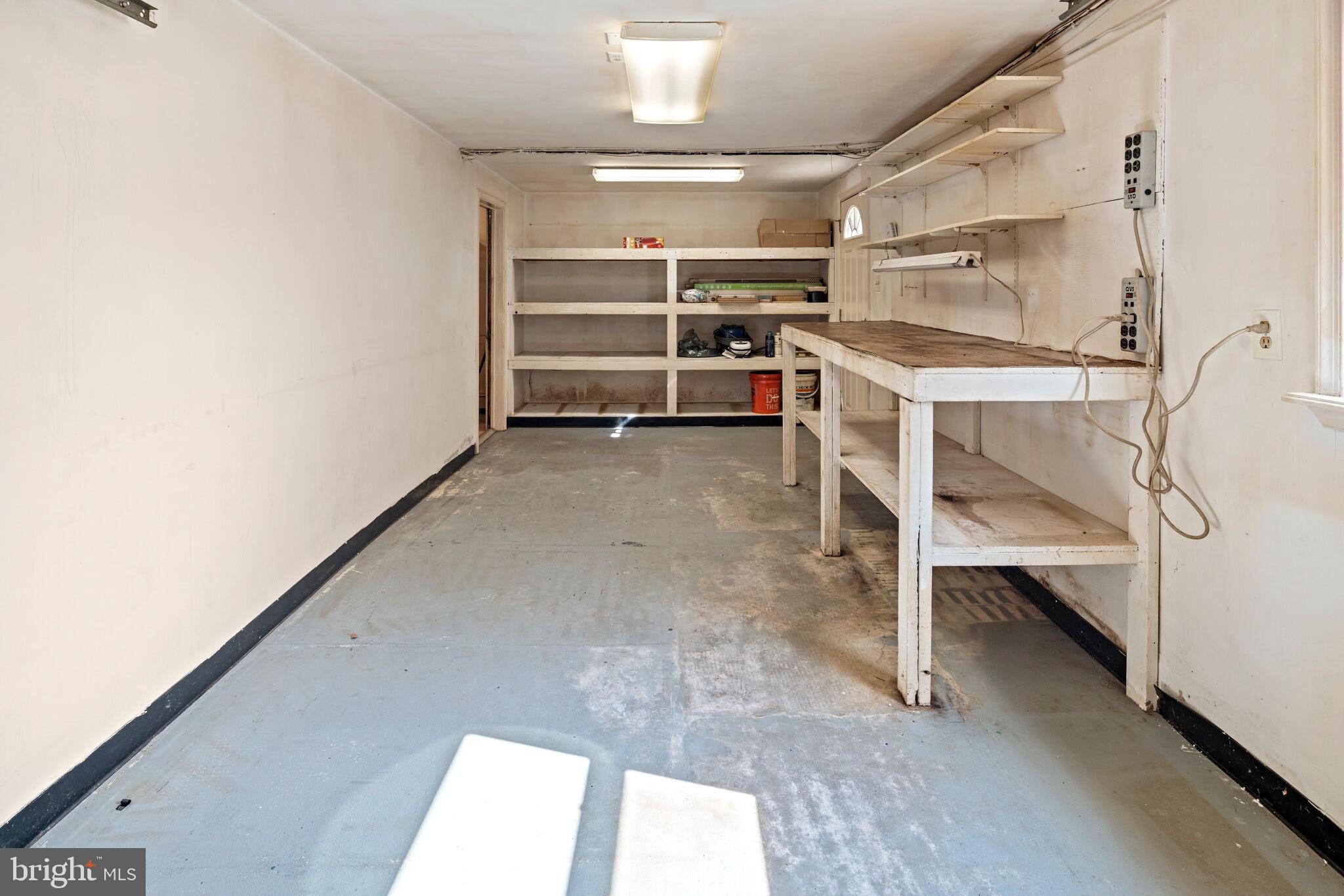 VILLAGE GREEN - Residential