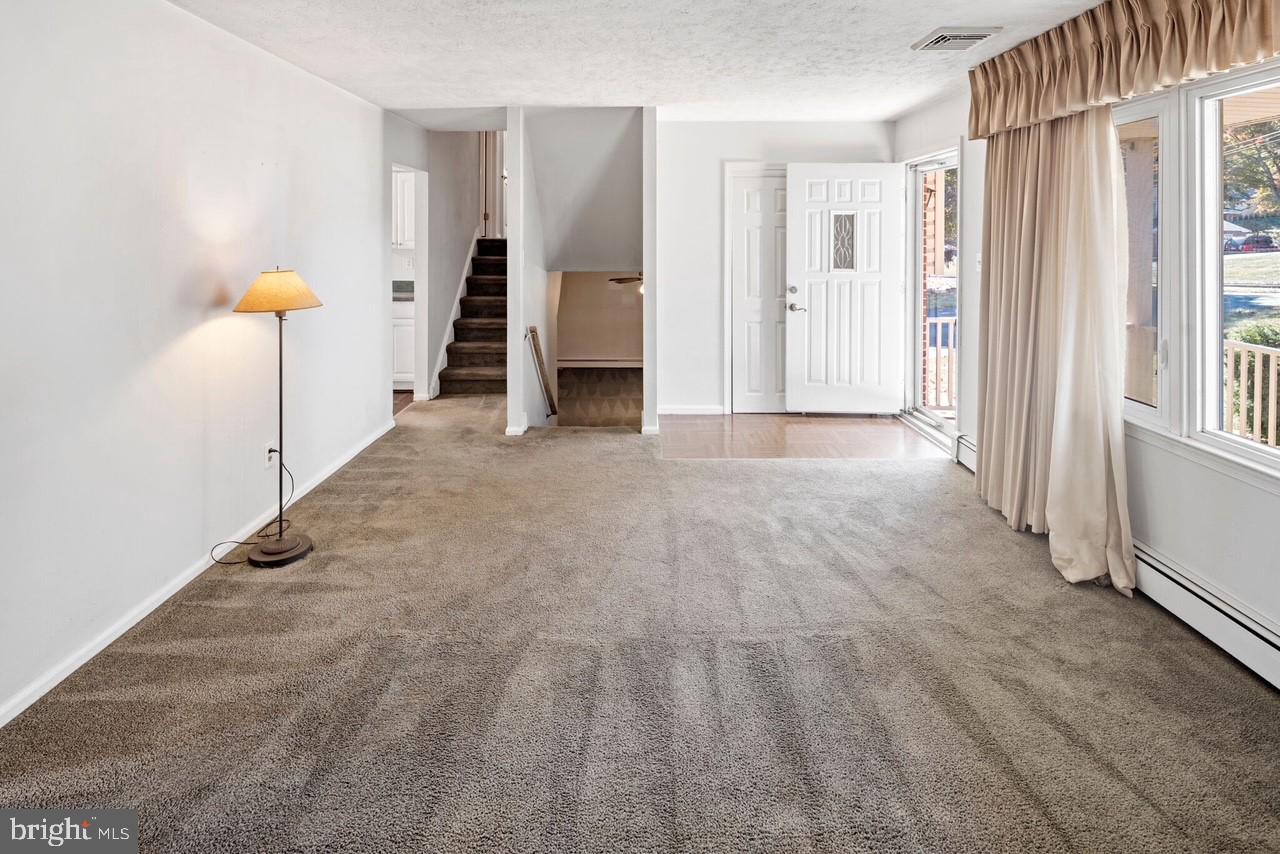 VILLAGE GREEN - Residential