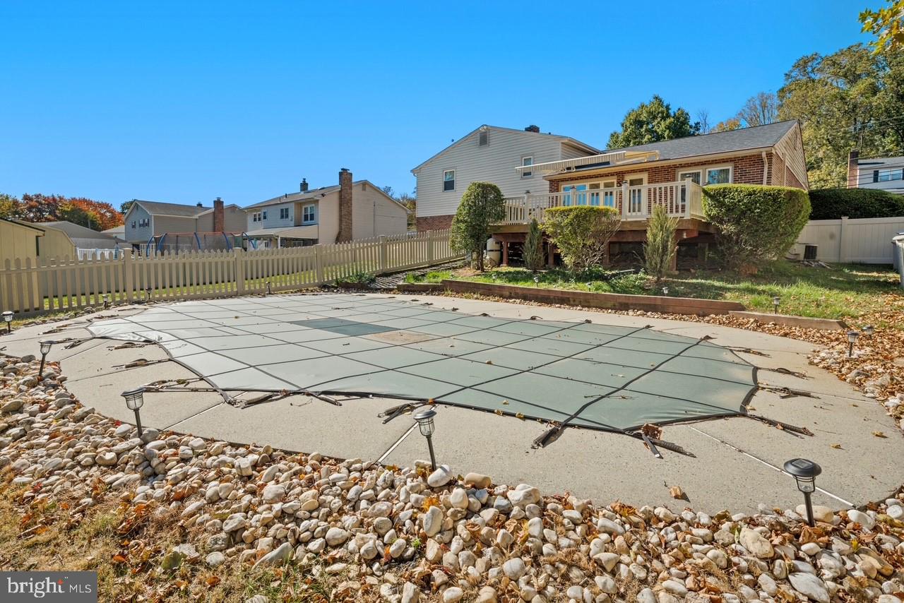 VILLAGE GREEN - Residential