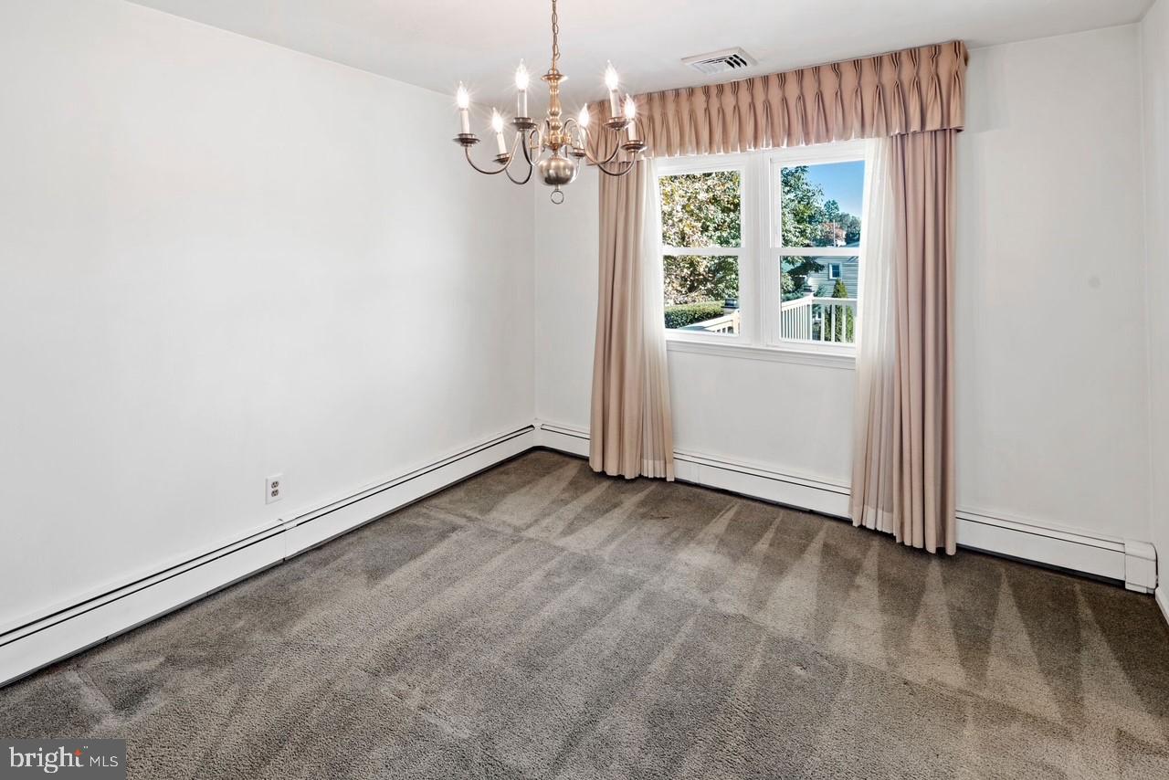 VILLAGE GREEN - Residential