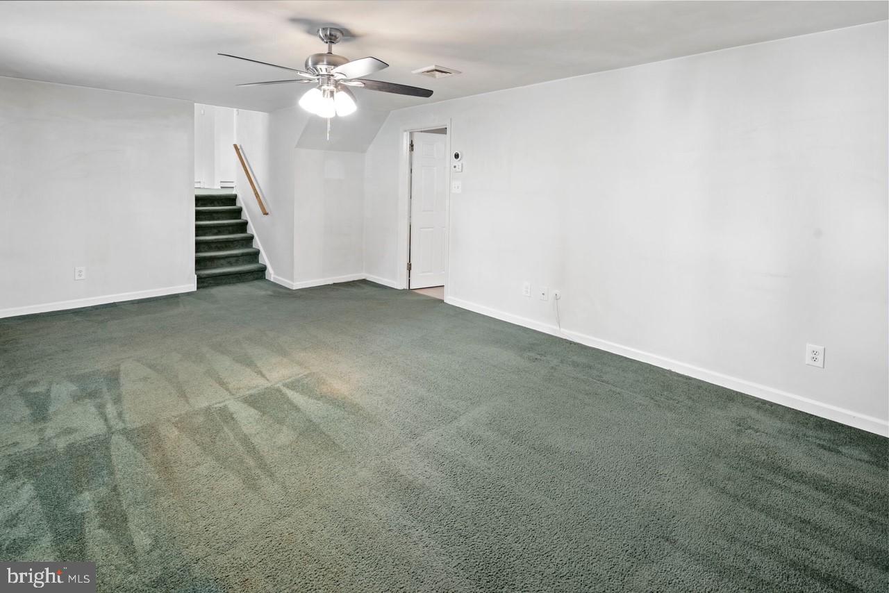 VILLAGE GREEN - Residential