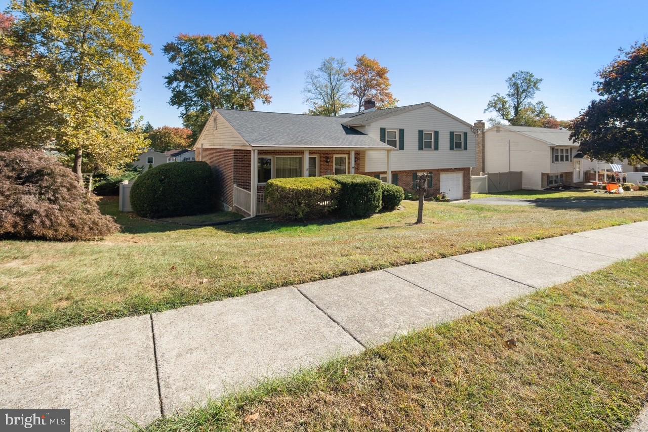 VILLAGE GREEN - Residential