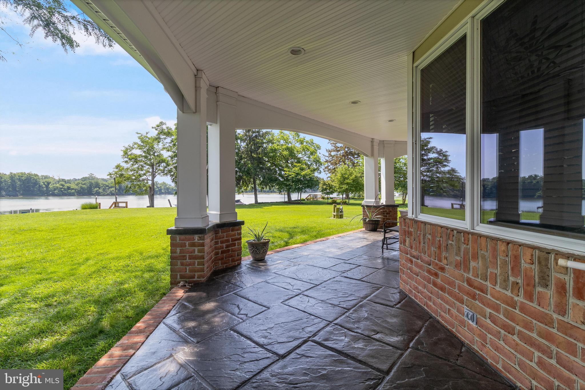 ISLAND CREEK WOODS - Residential