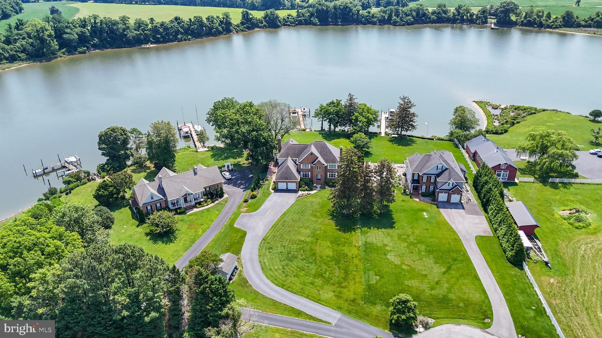 ISLAND CREEK WOODS - Residential