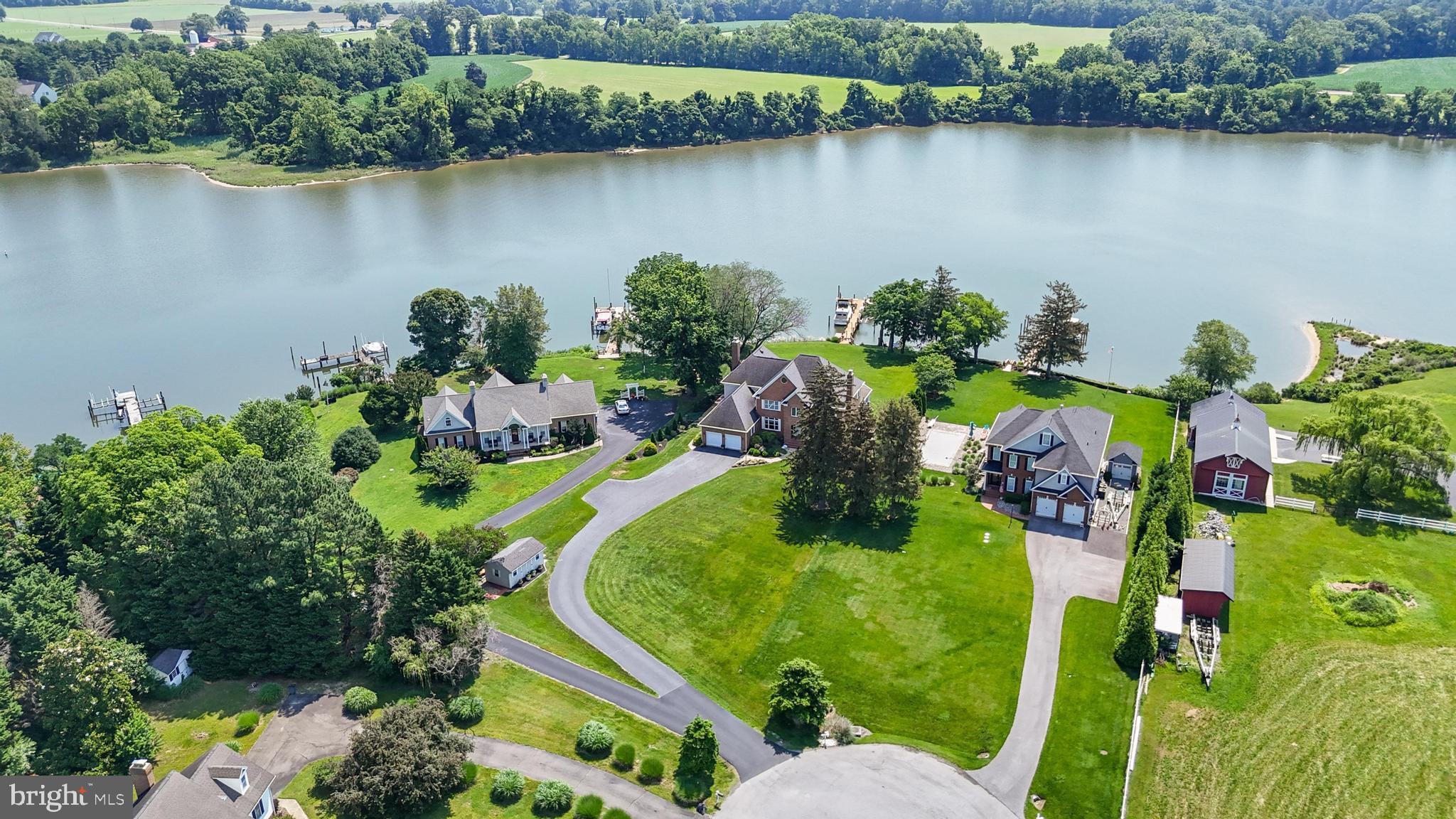 ISLAND CREEK WOODS - Residential