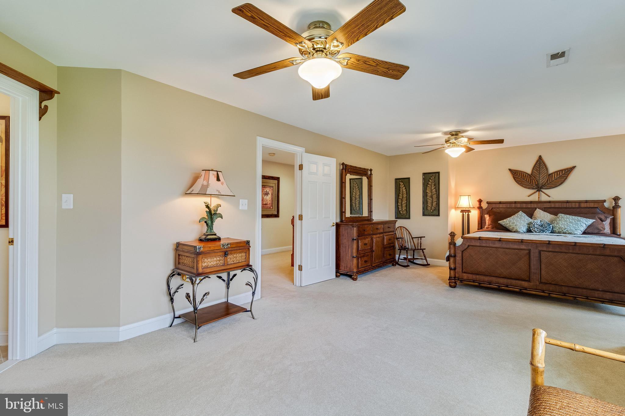 ISLAND CREEK WOODS - Residential