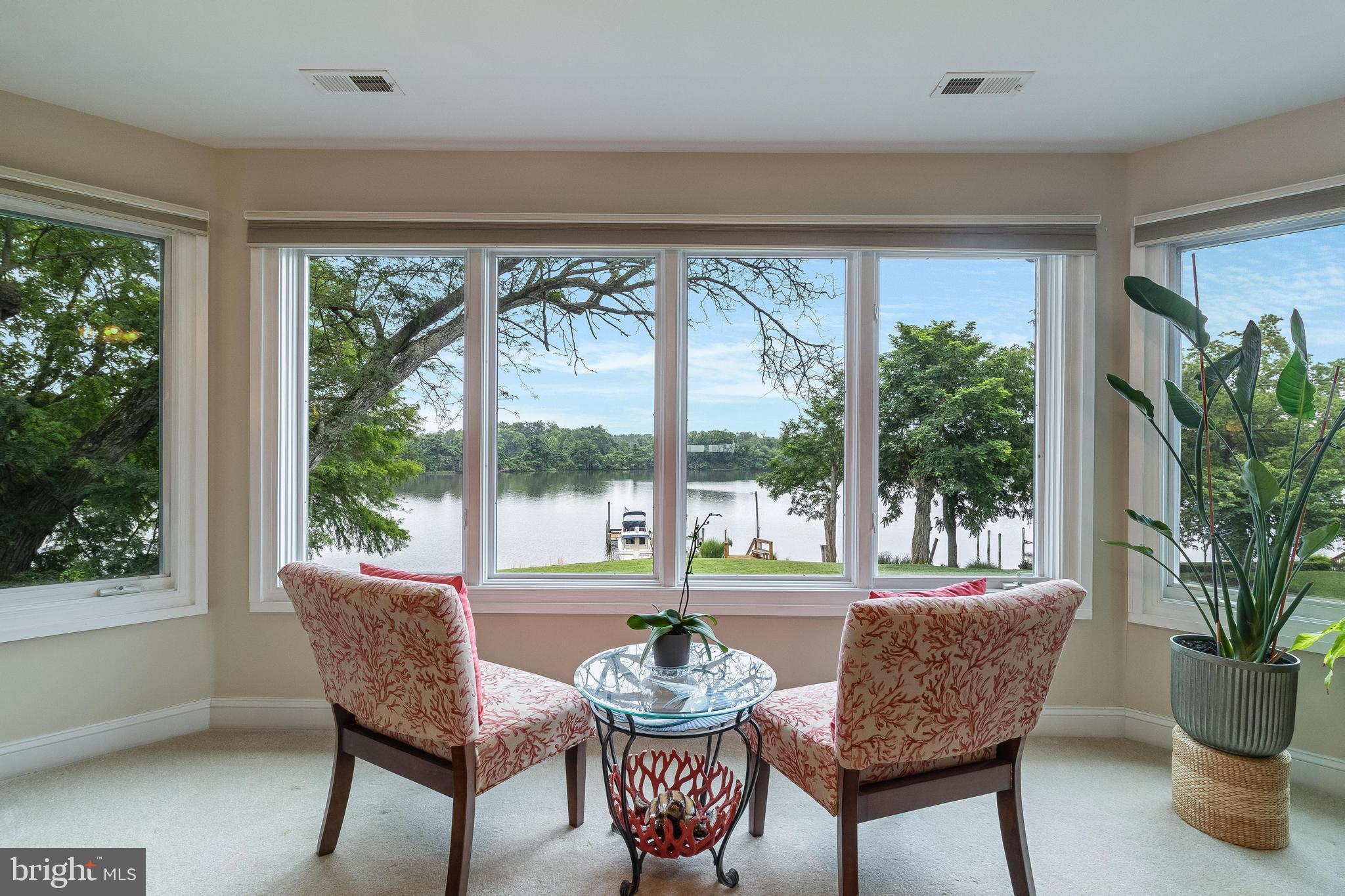 ISLAND CREEK WOODS - Residential