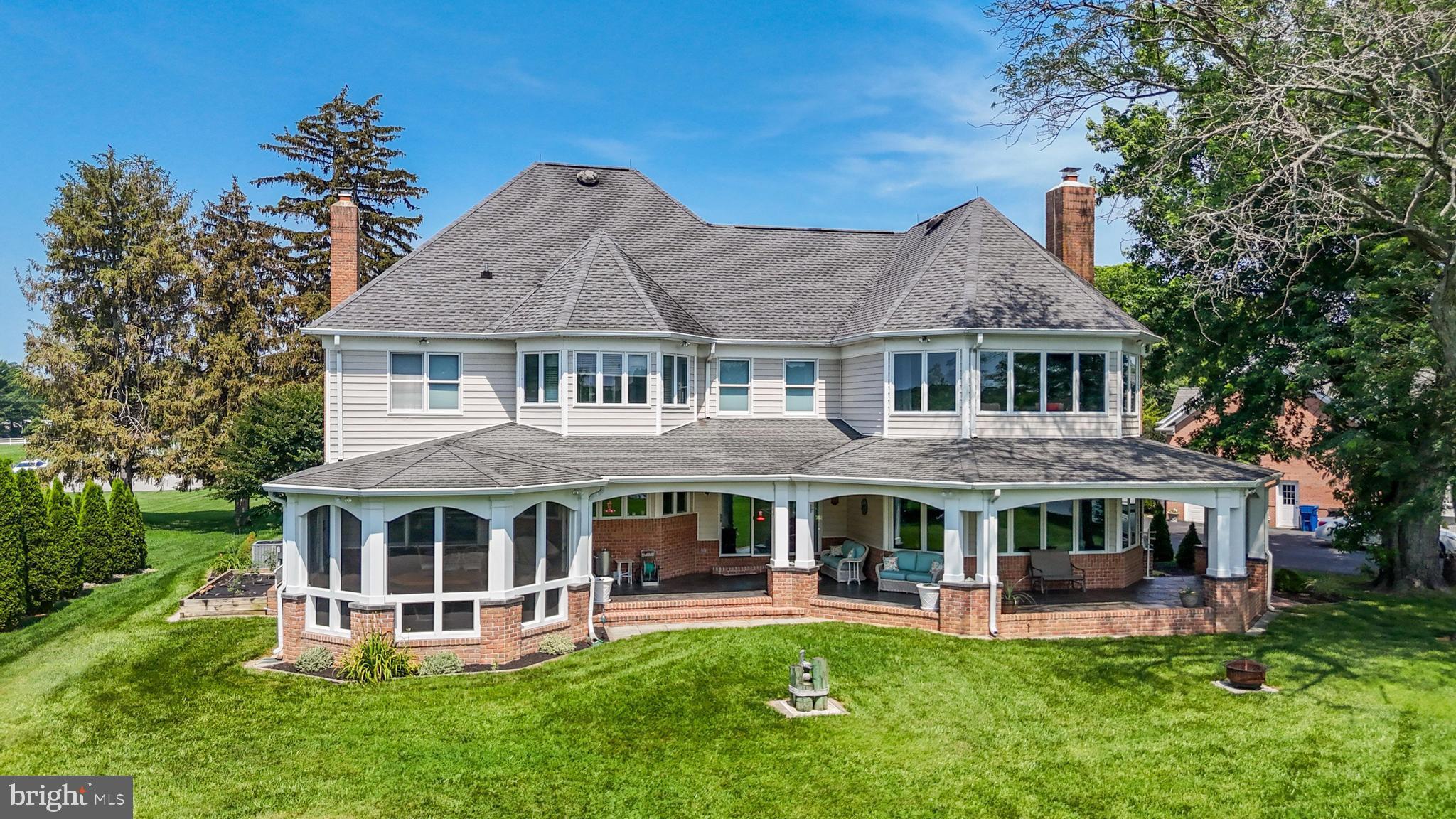 ISLAND CREEK WOODS - Residential