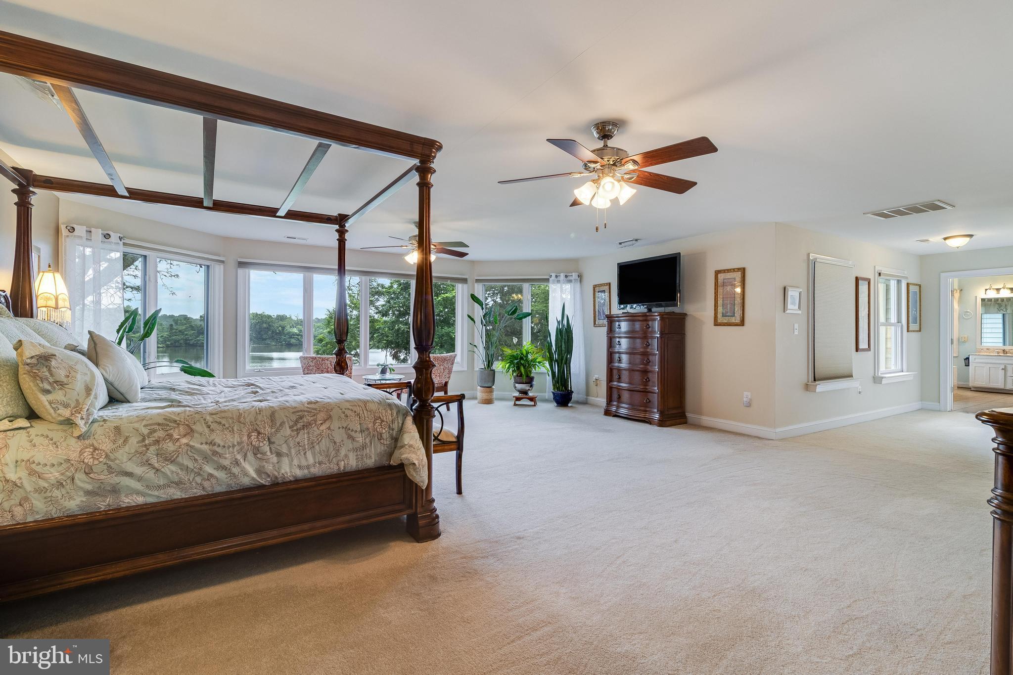 ISLAND CREEK WOODS - Residential