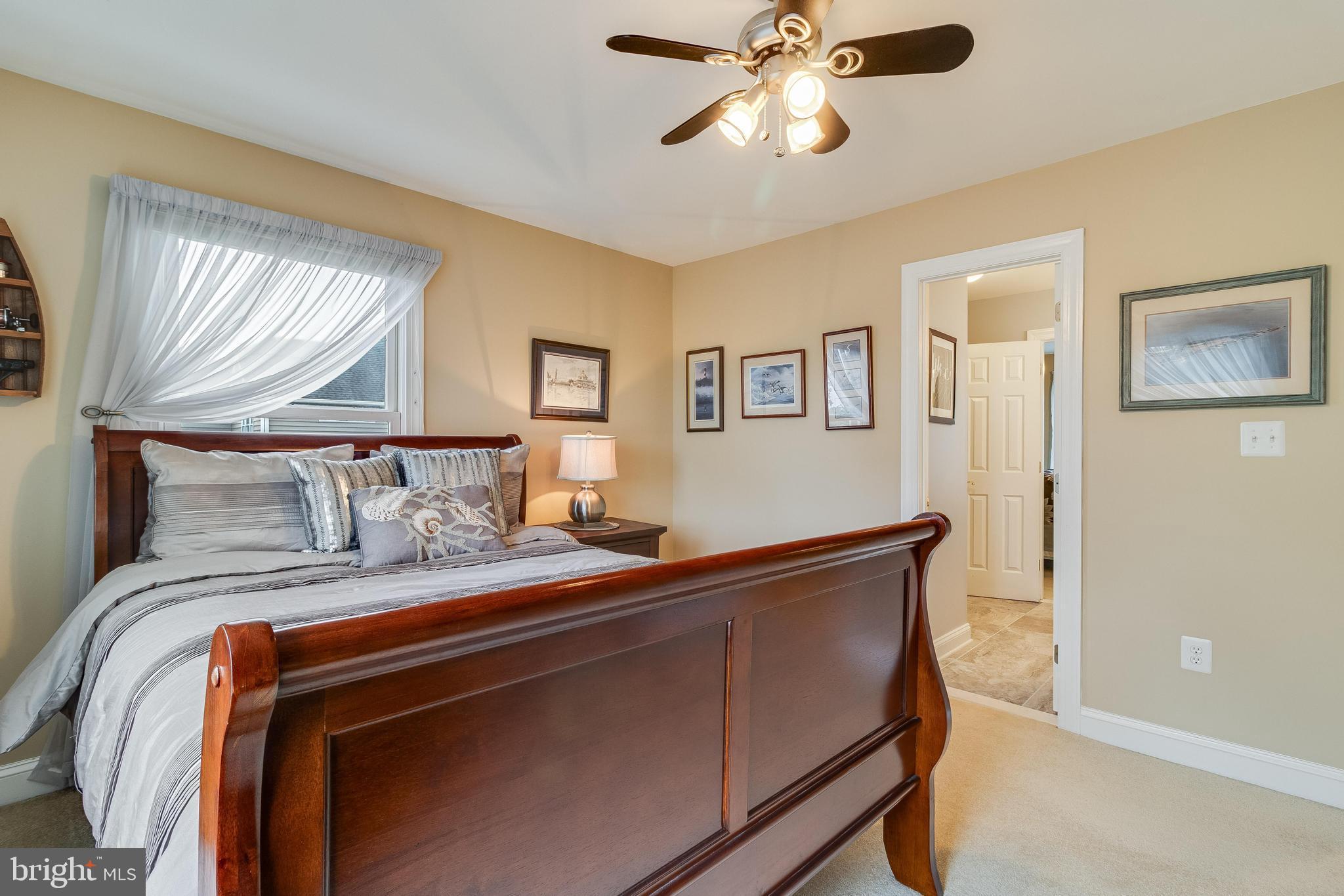 ISLAND CREEK WOODS - Residential