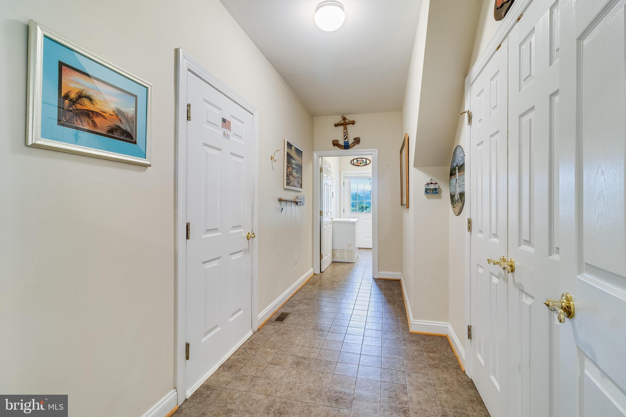 ISLAND CREEK WOODS - Residential