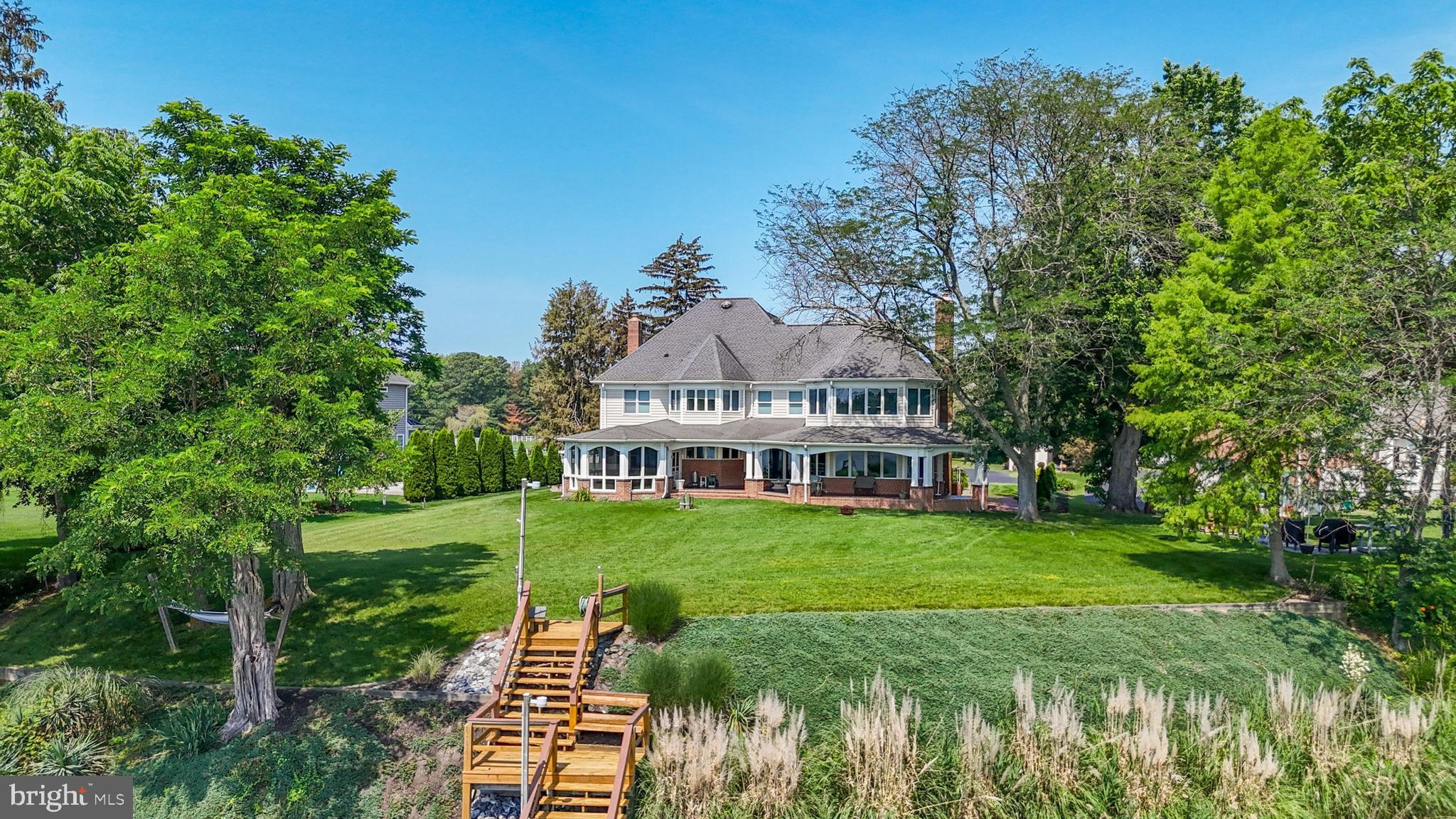 ISLAND CREEK WOODS - Residential