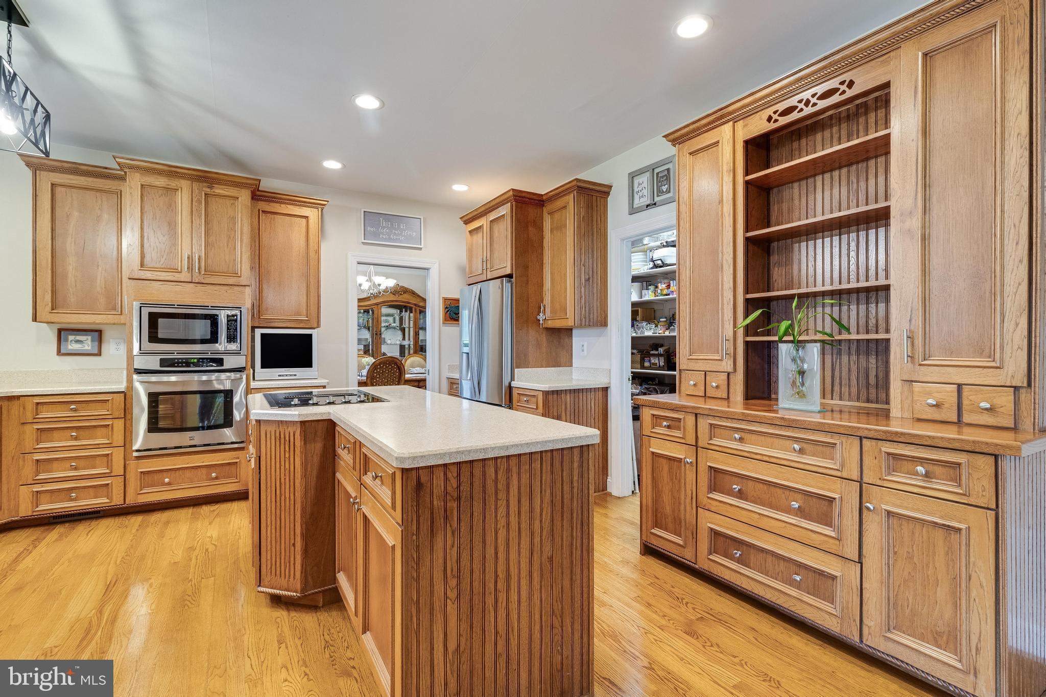 ISLAND CREEK WOODS - Residential