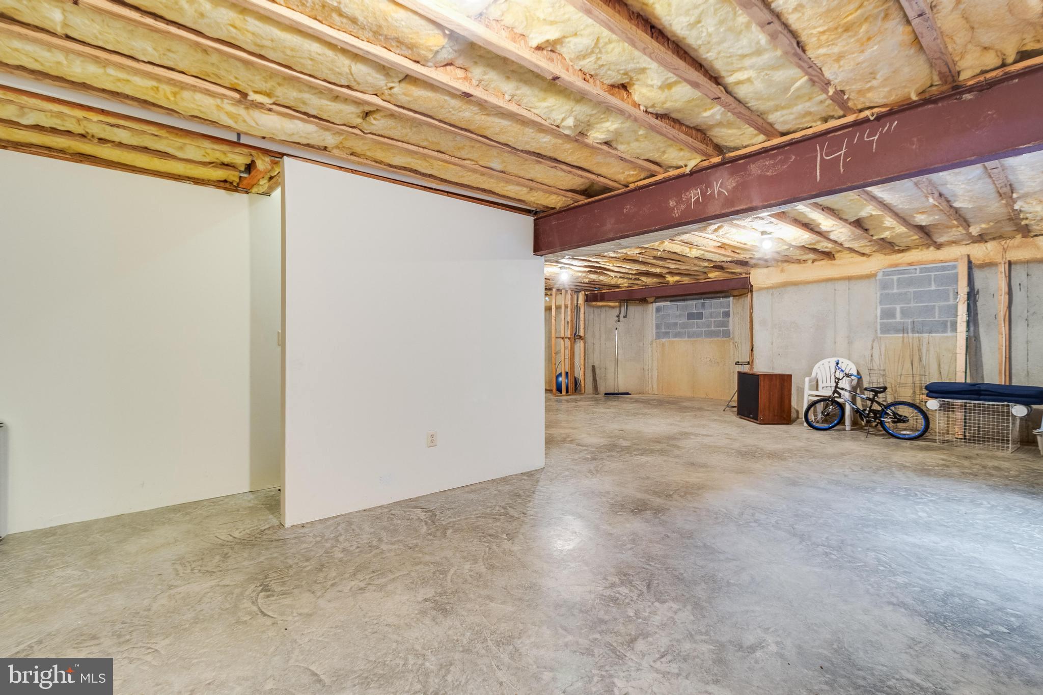 ISLAND CREEK WOODS - Residential