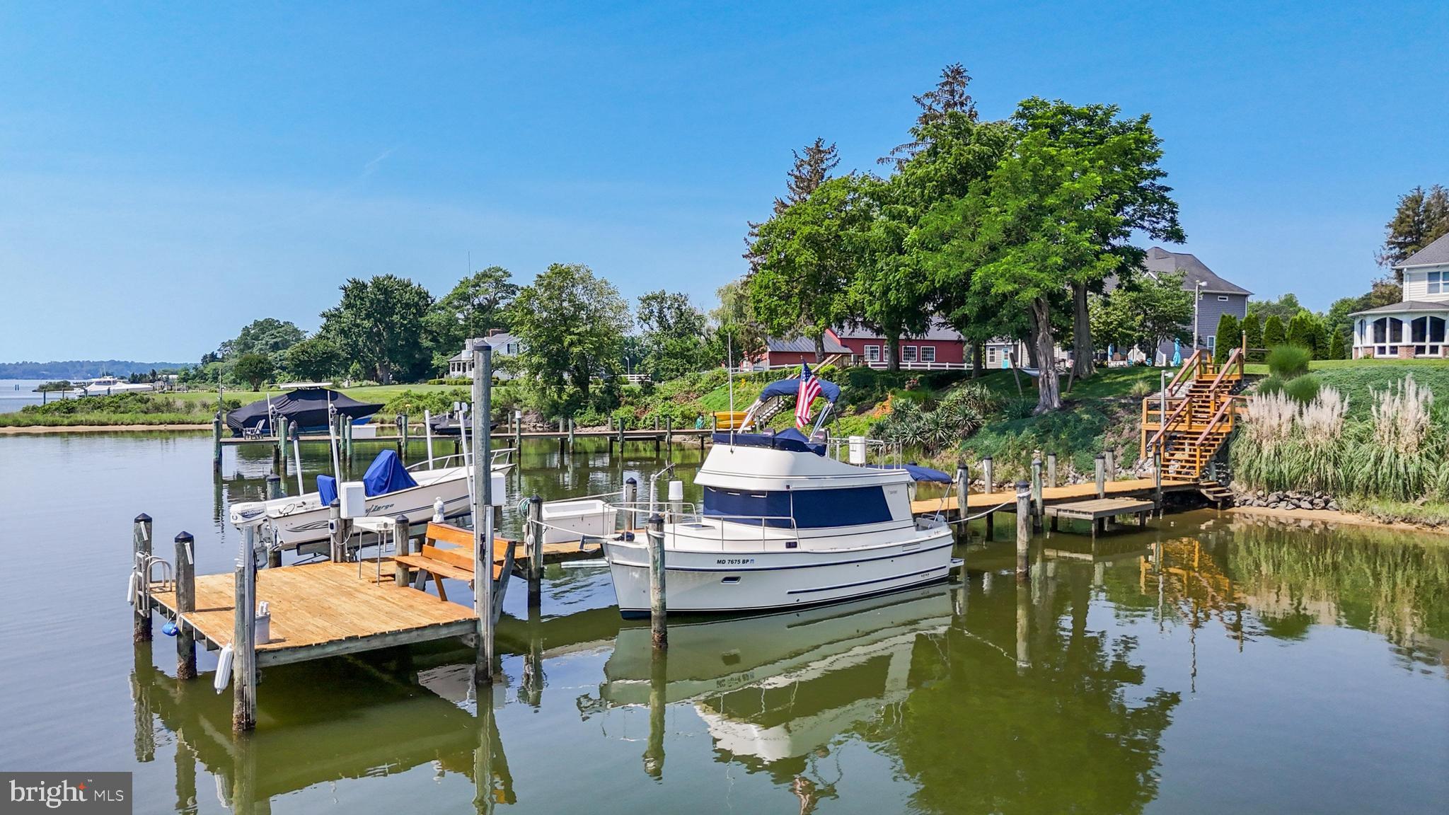 ISLAND CREEK WOODS - Residential