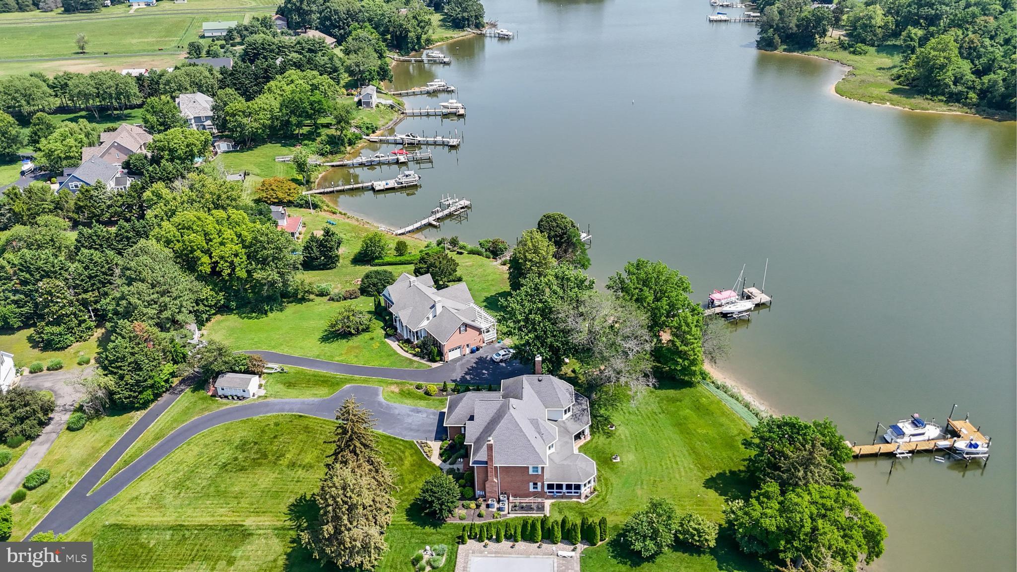 ISLAND CREEK WOODS - Residential