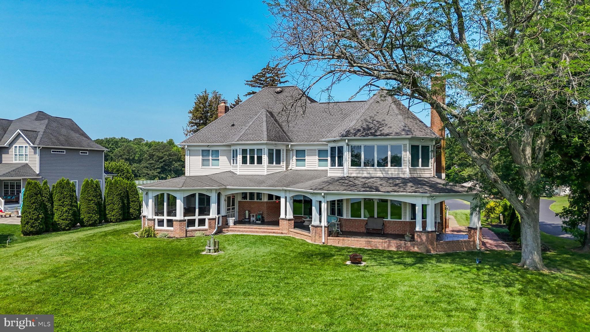 ISLAND CREEK WOODS - Residential