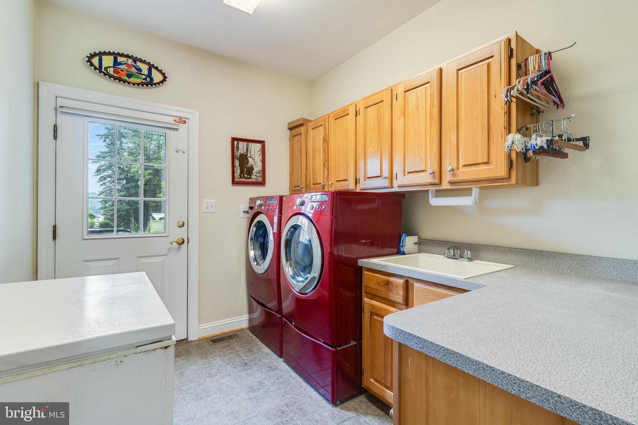 ISLAND CREEK WOODS - Residential