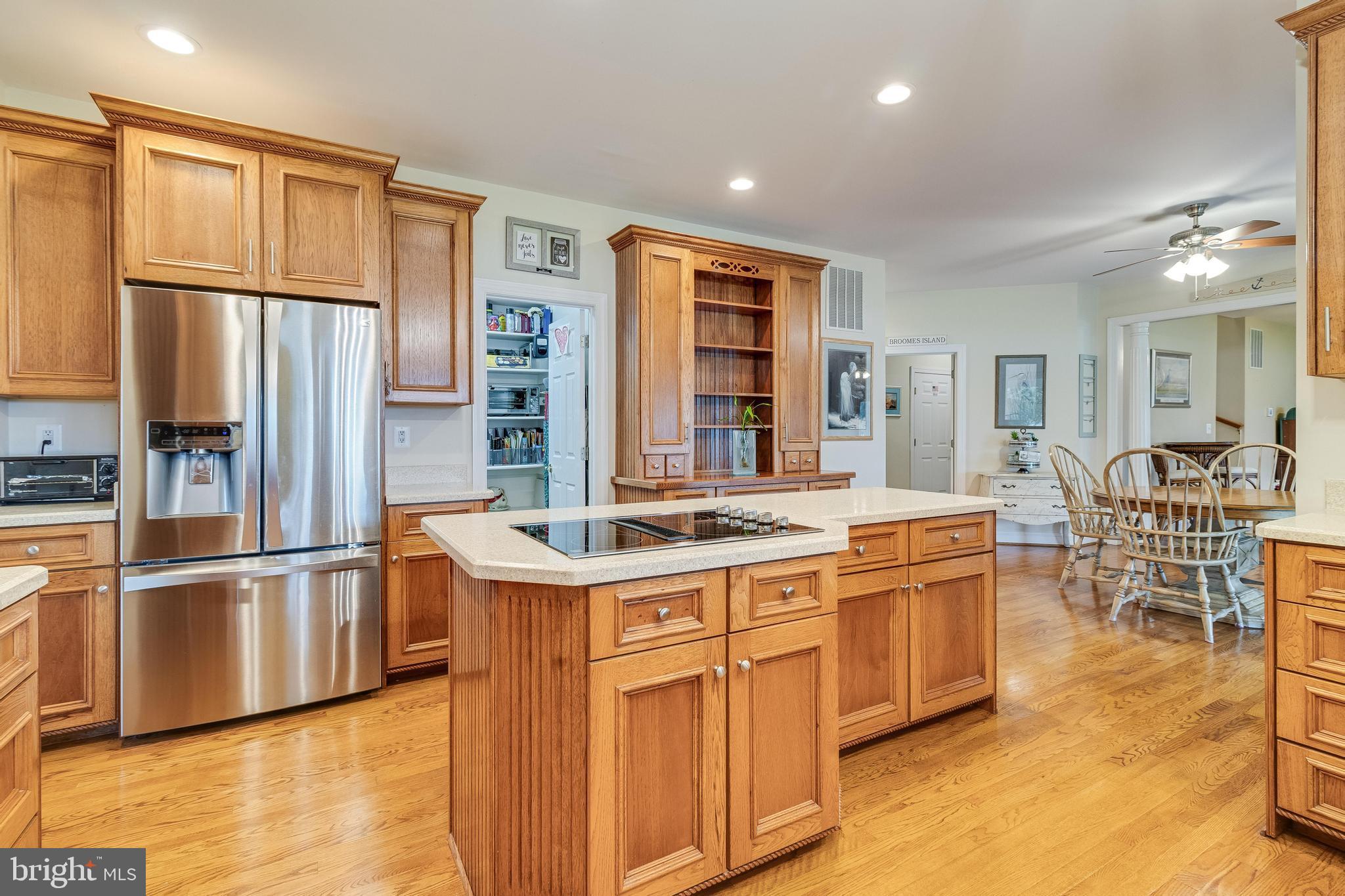 ISLAND CREEK WOODS - Residential