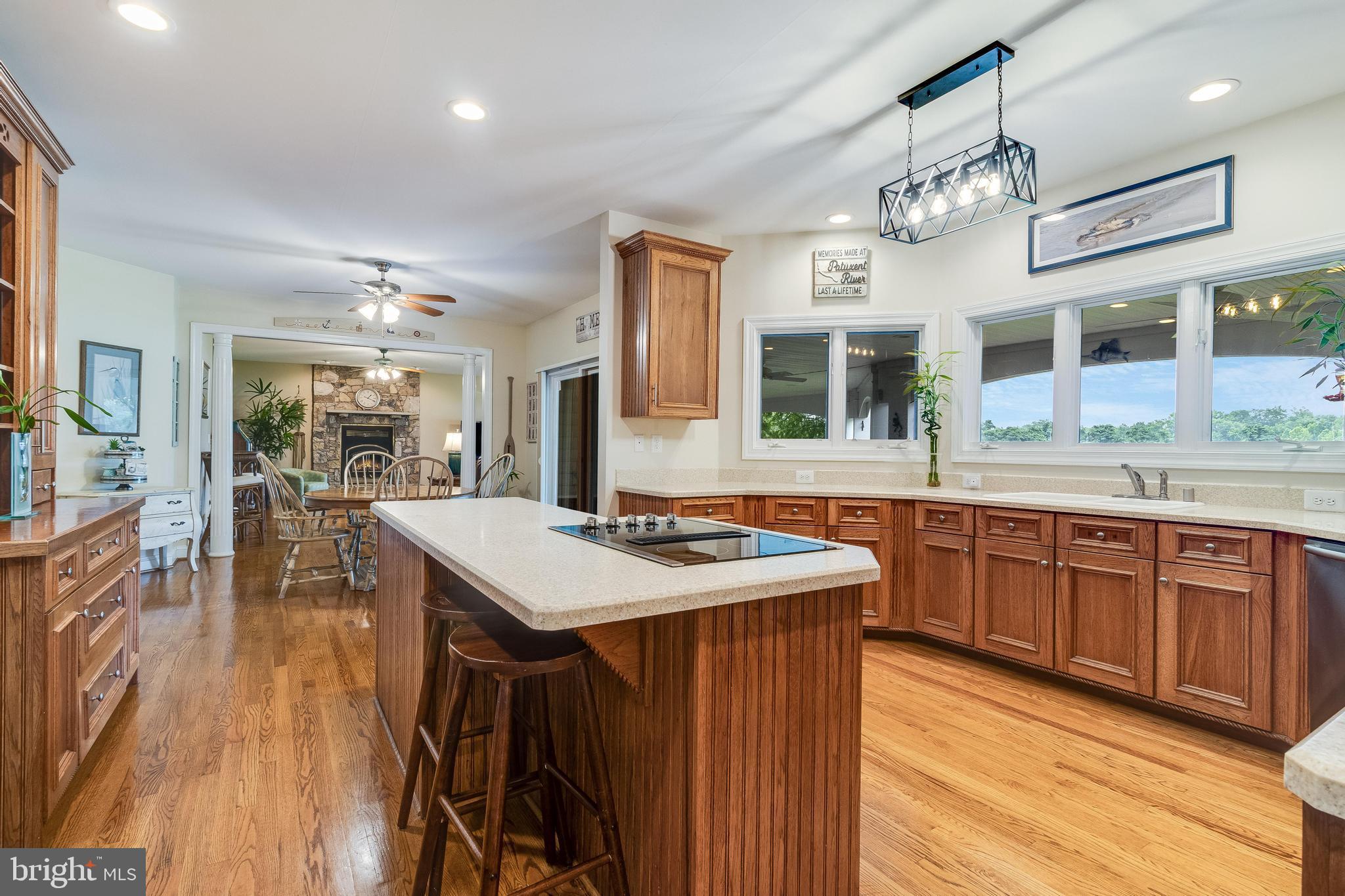 ISLAND CREEK WOODS - Residential