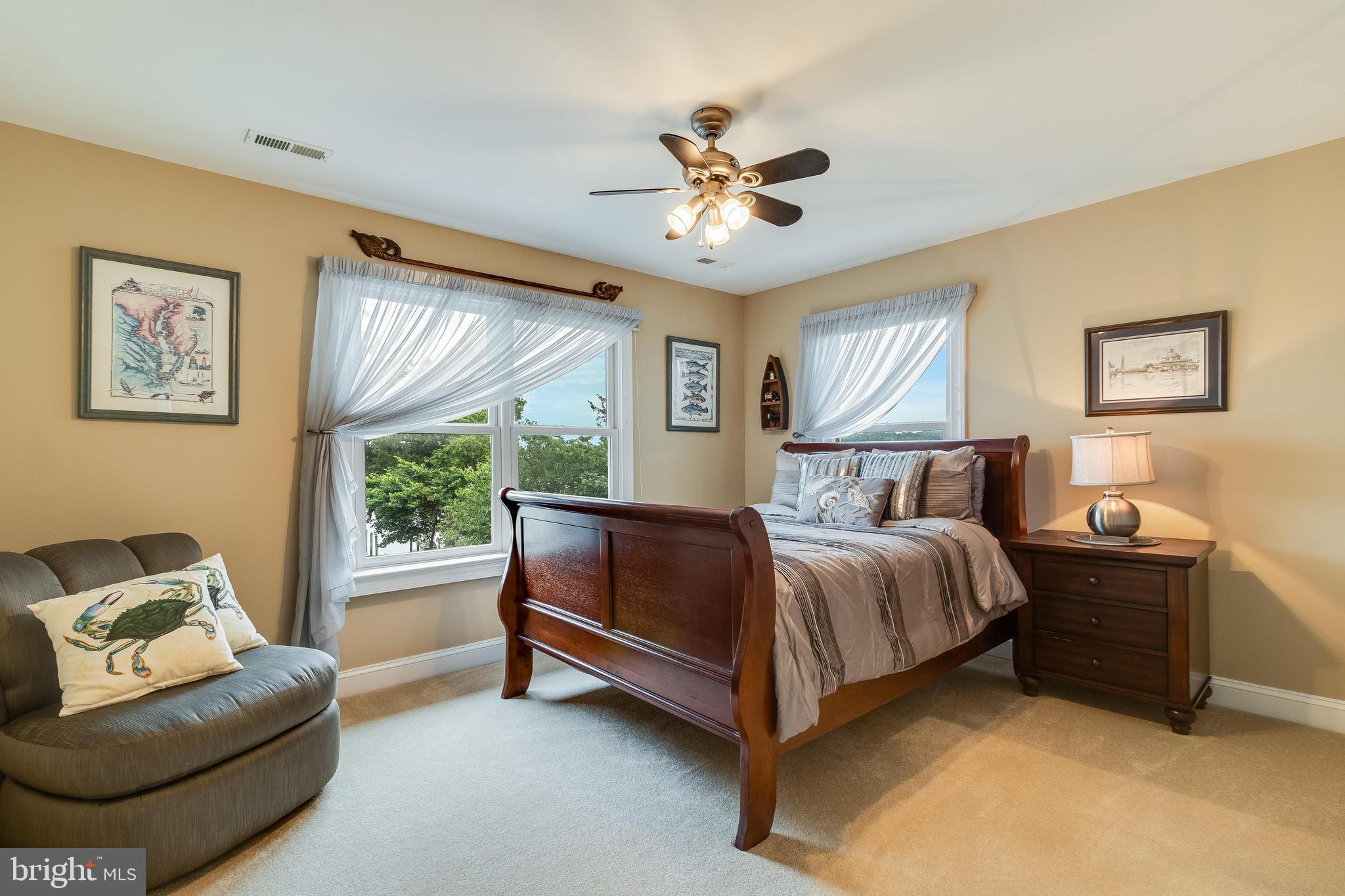 ISLAND CREEK WOODS - Residential