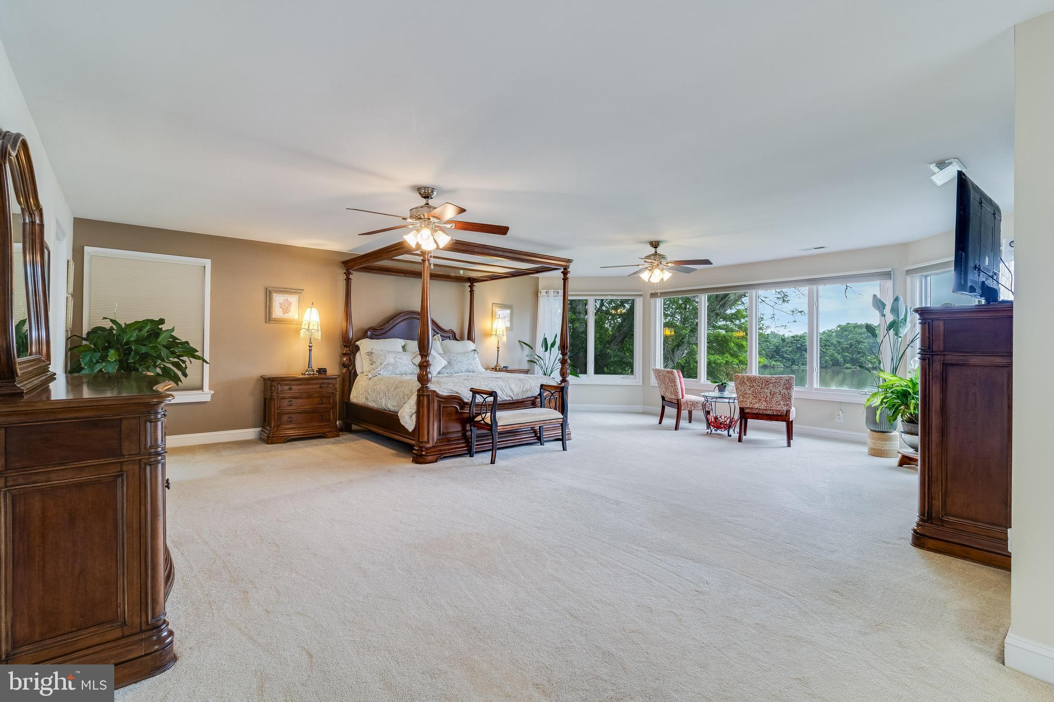 ISLAND CREEK WOODS - Residential