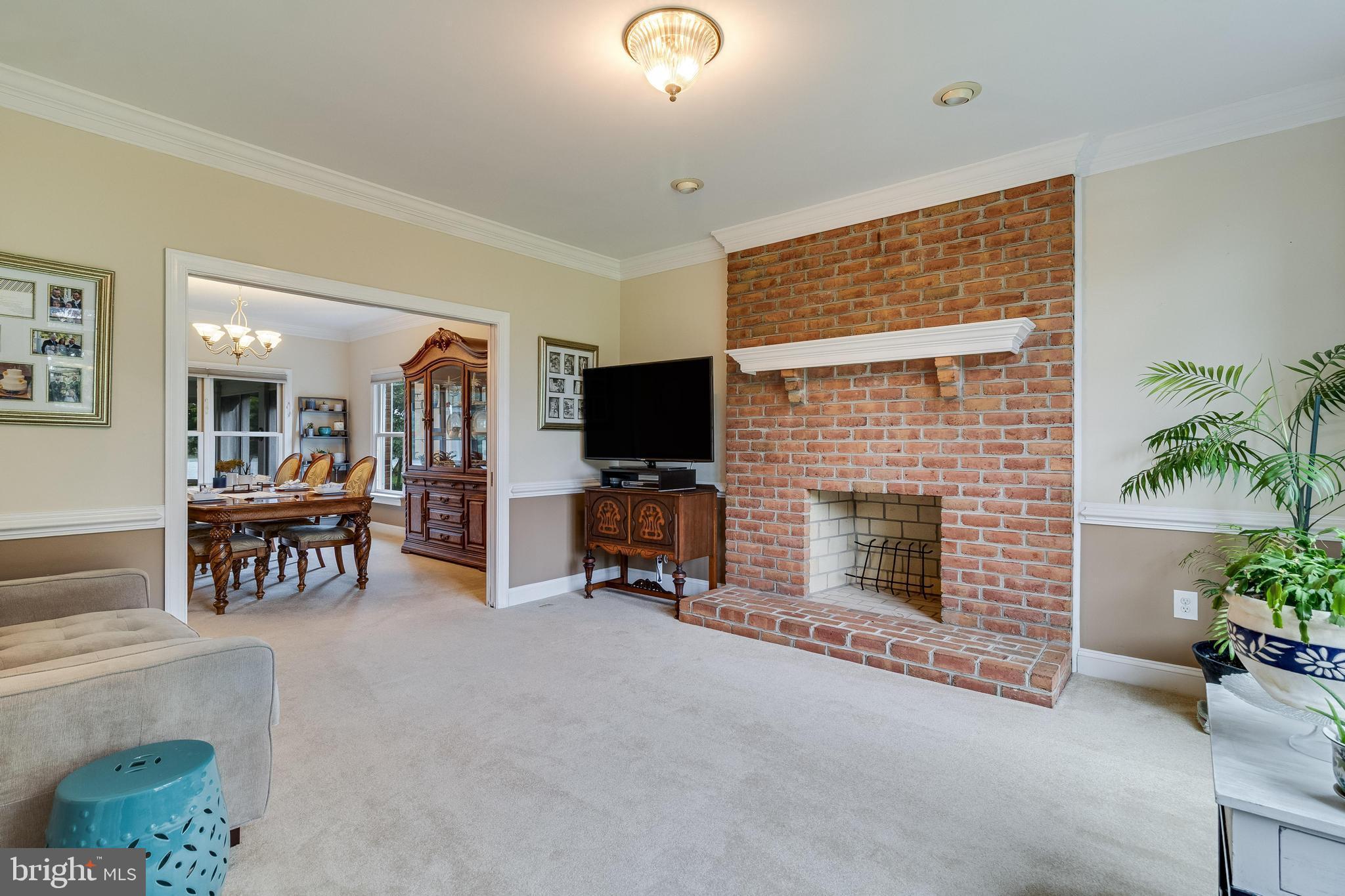 ISLAND CREEK WOODS - Residential