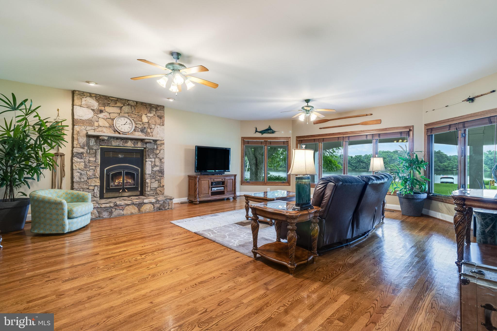 ISLAND CREEK WOODS - Residential