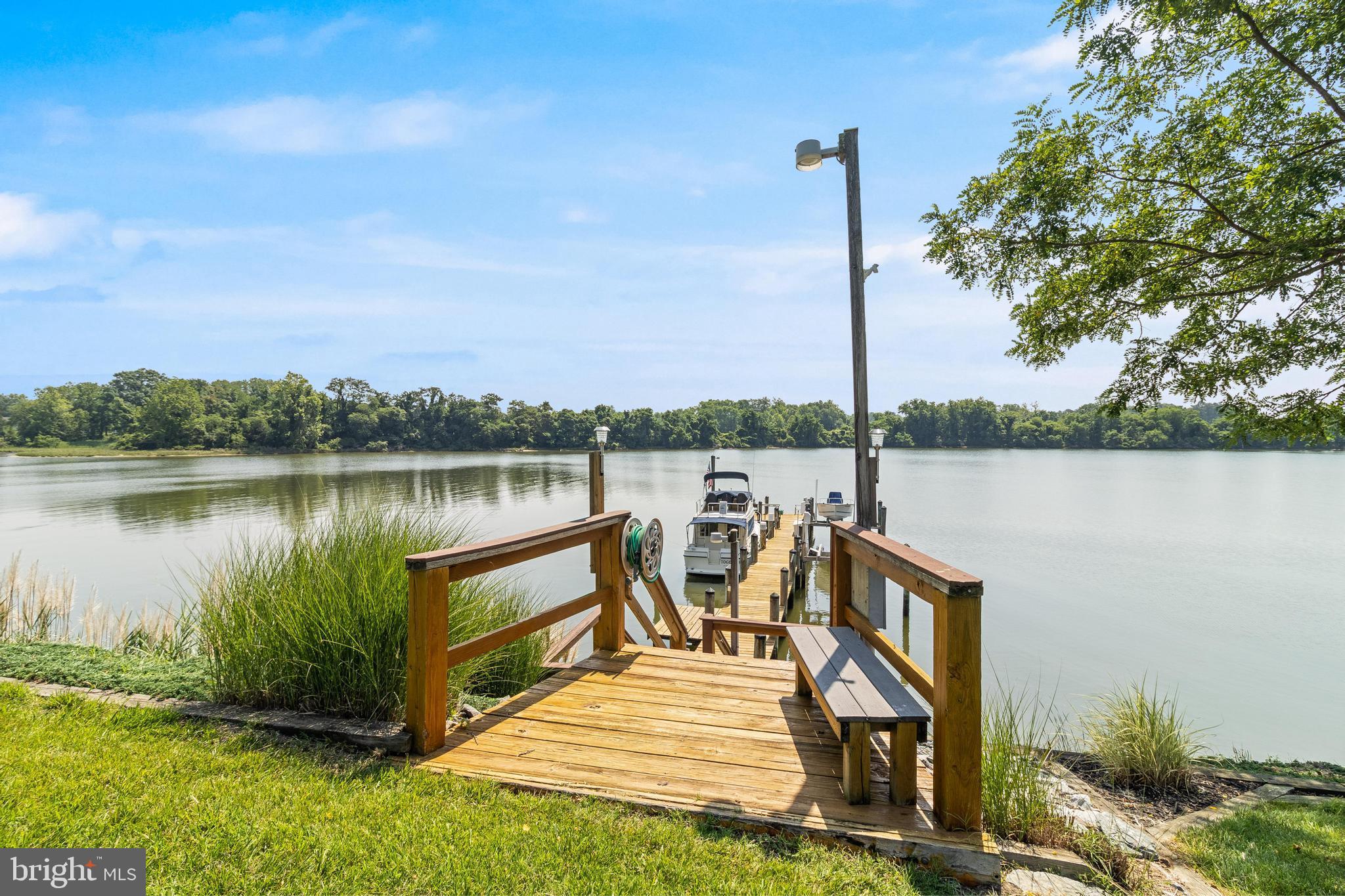 ISLAND CREEK WOODS - Residential