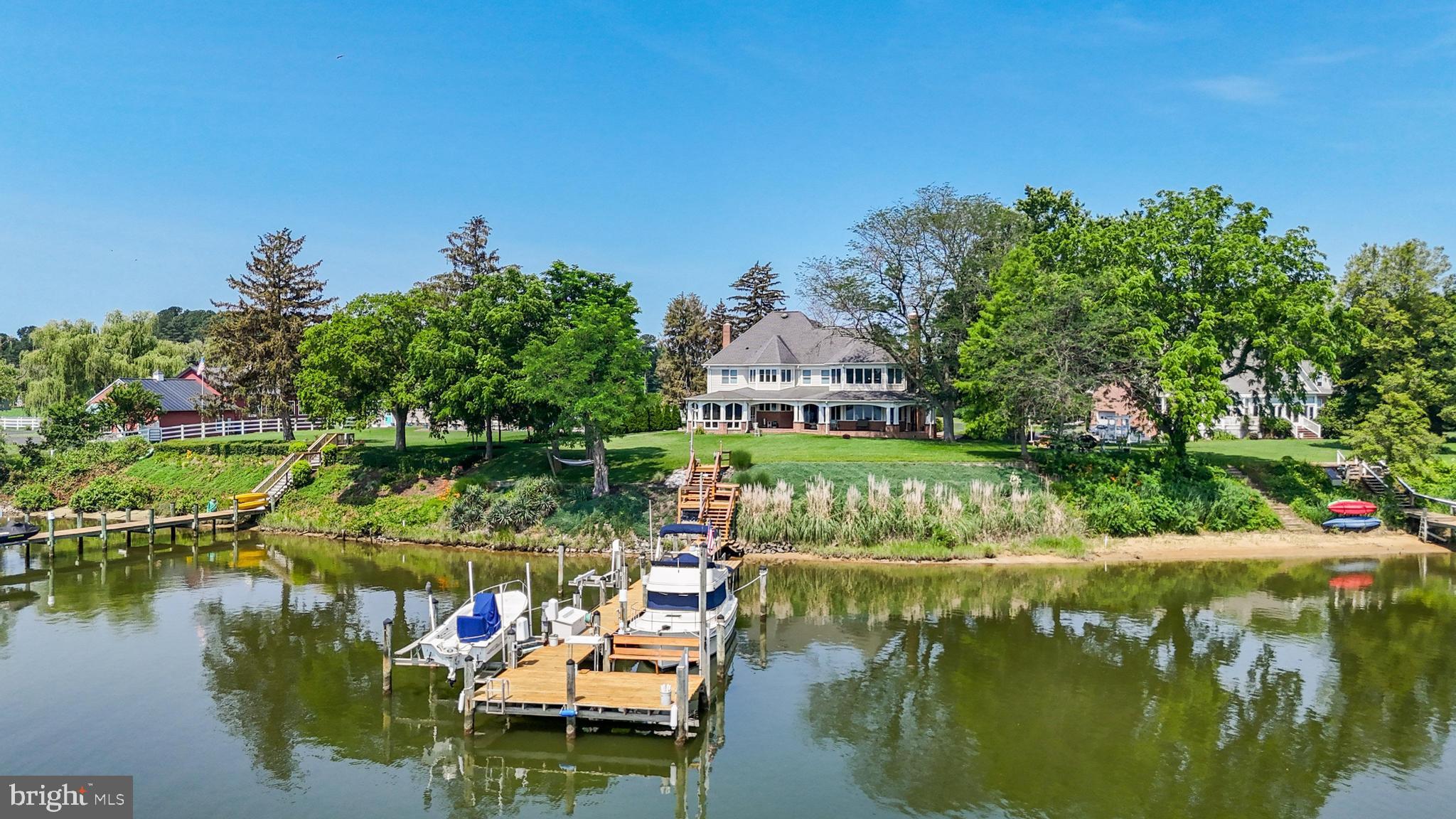 ISLAND CREEK WOODS - Residential