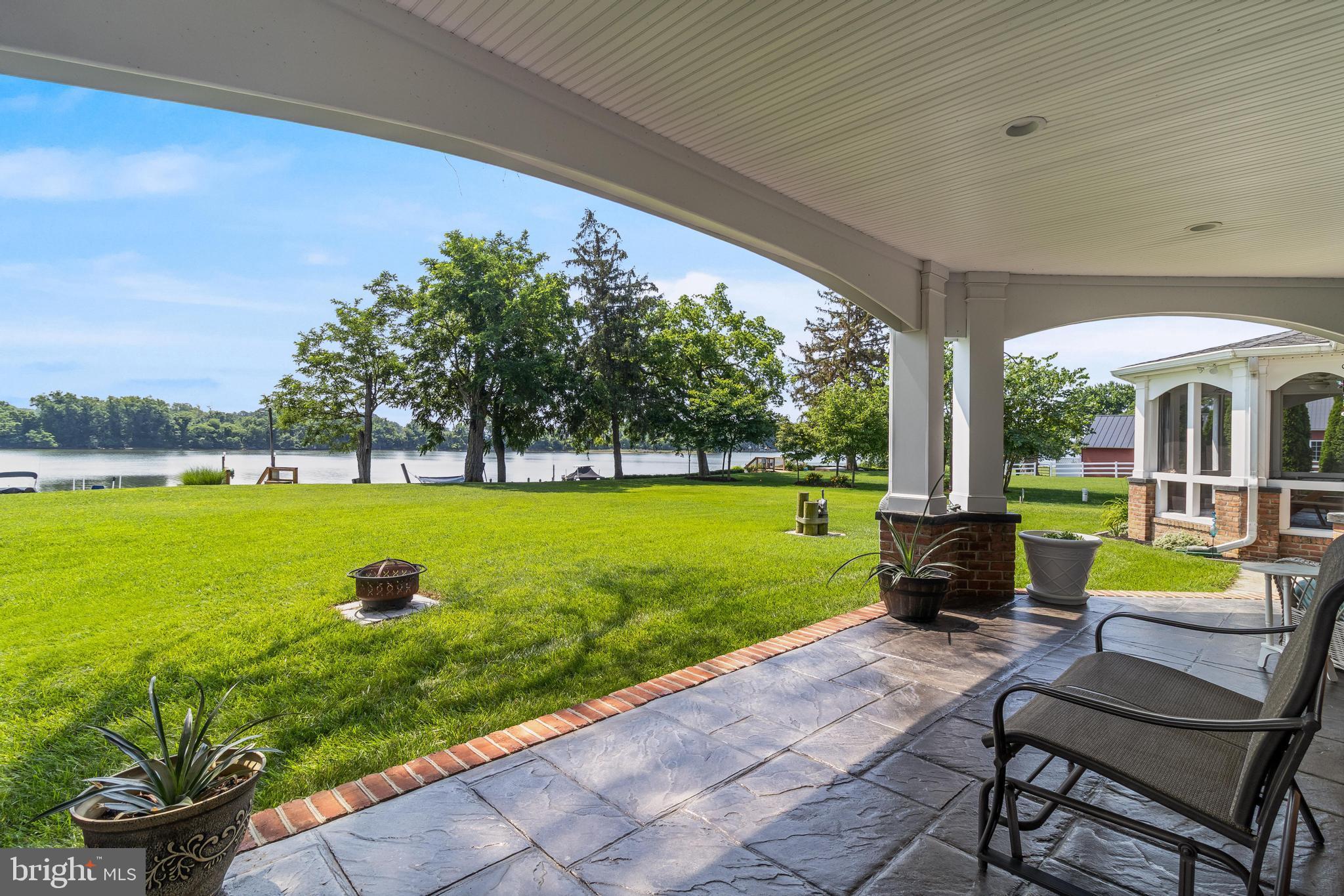 ISLAND CREEK WOODS - Residential