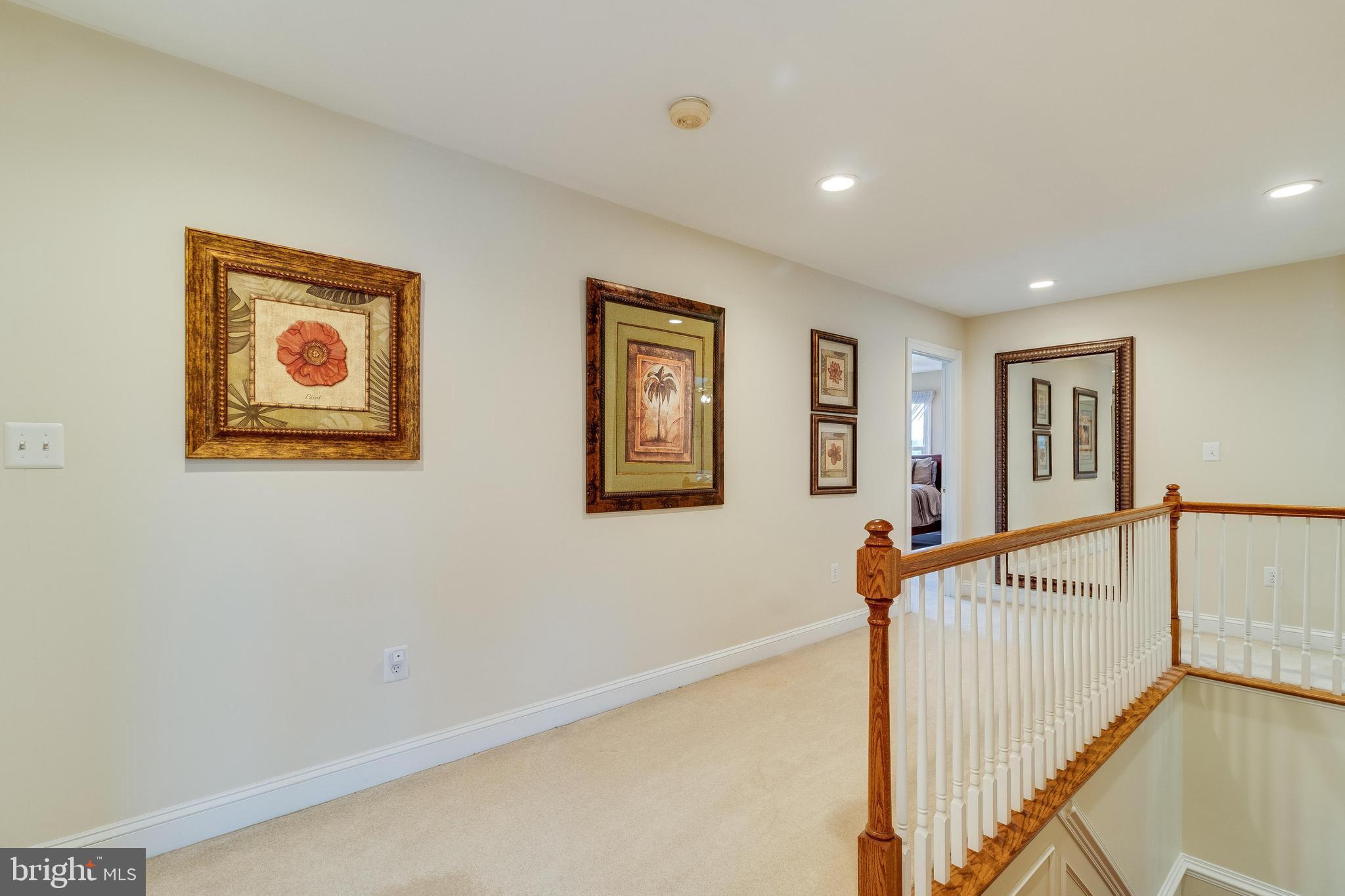 ISLAND CREEK WOODS - Residential