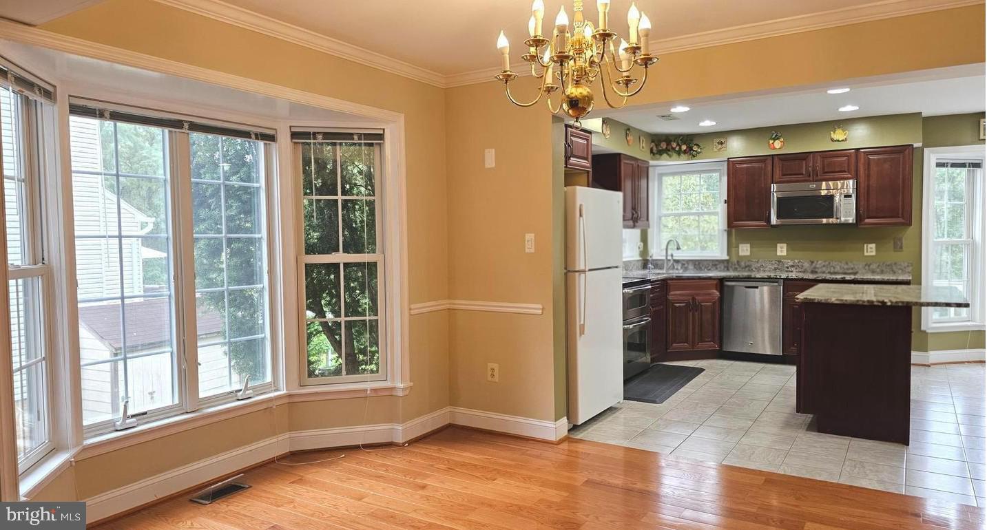 GUNNERS LAKE - Residential Lease