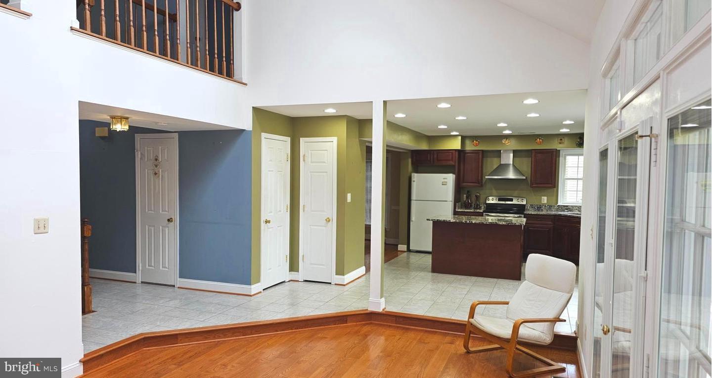 GUNNERS LAKE - Residential Lease