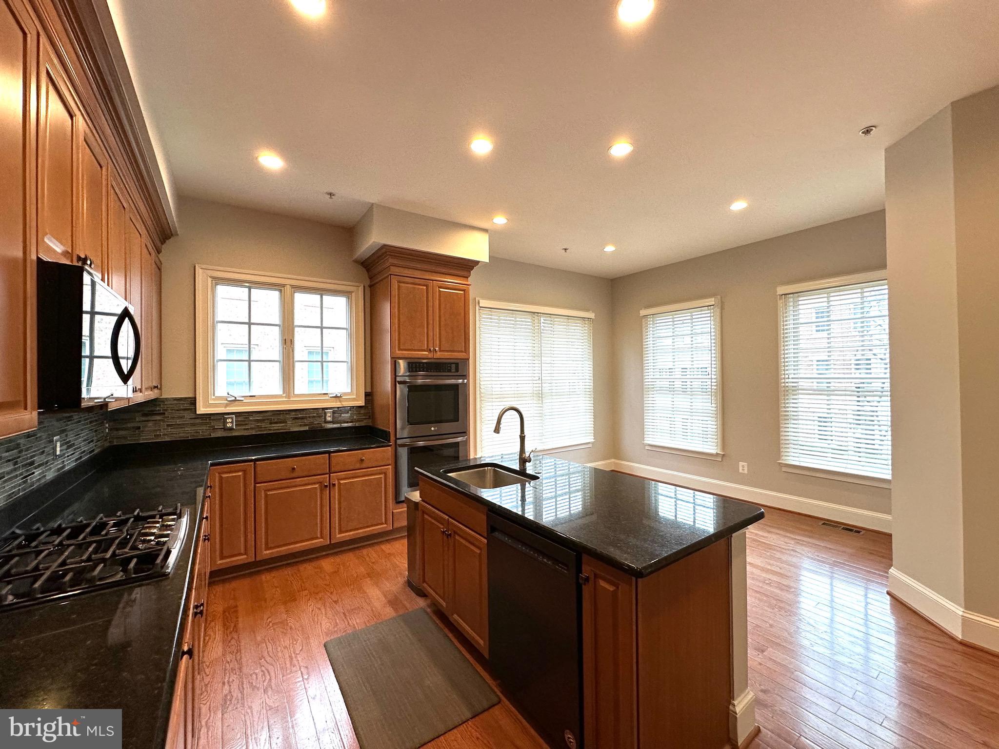 POTOMAC GREENS - Residential Lease