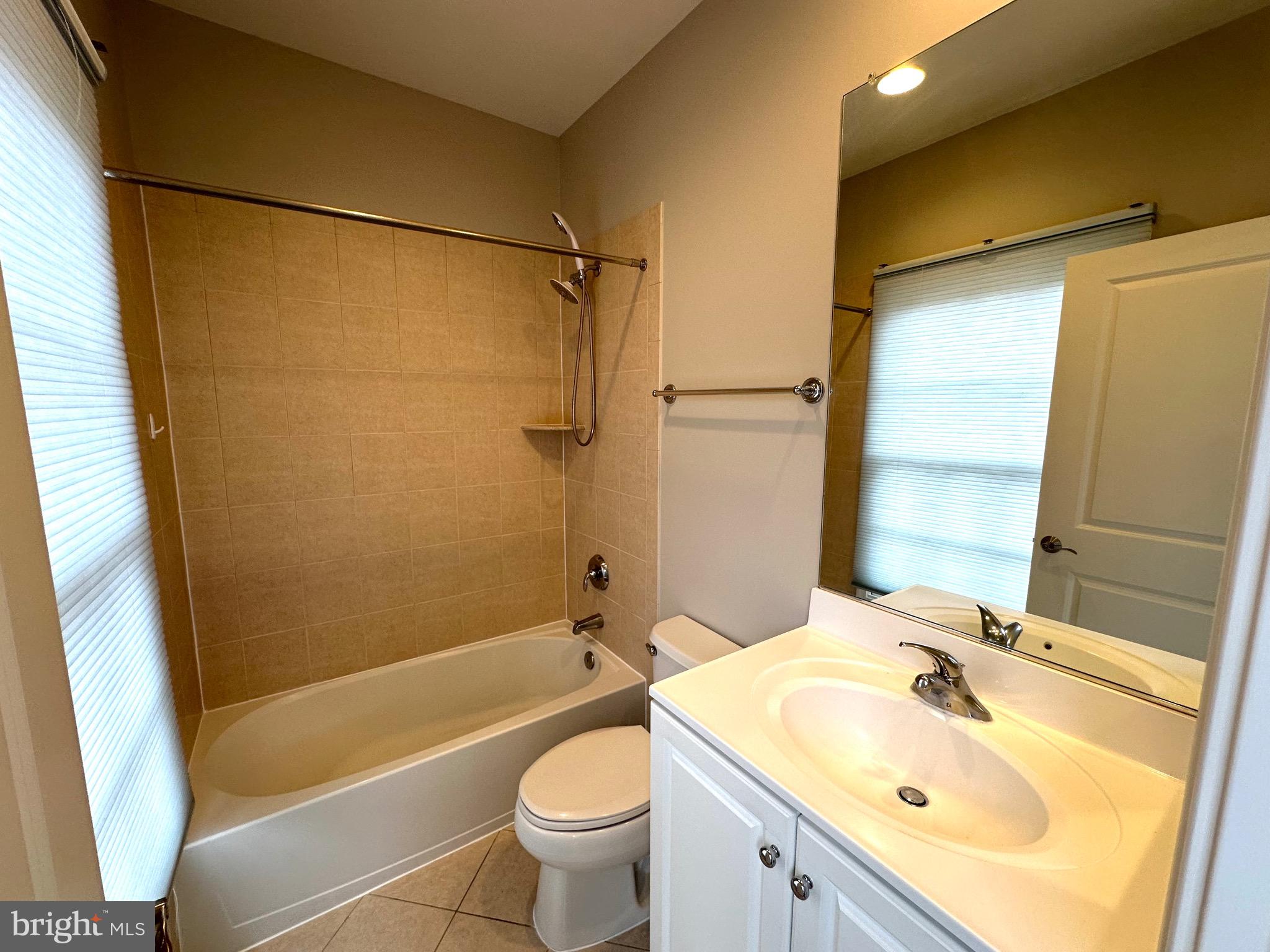 POTOMAC GREENS - Residential Lease