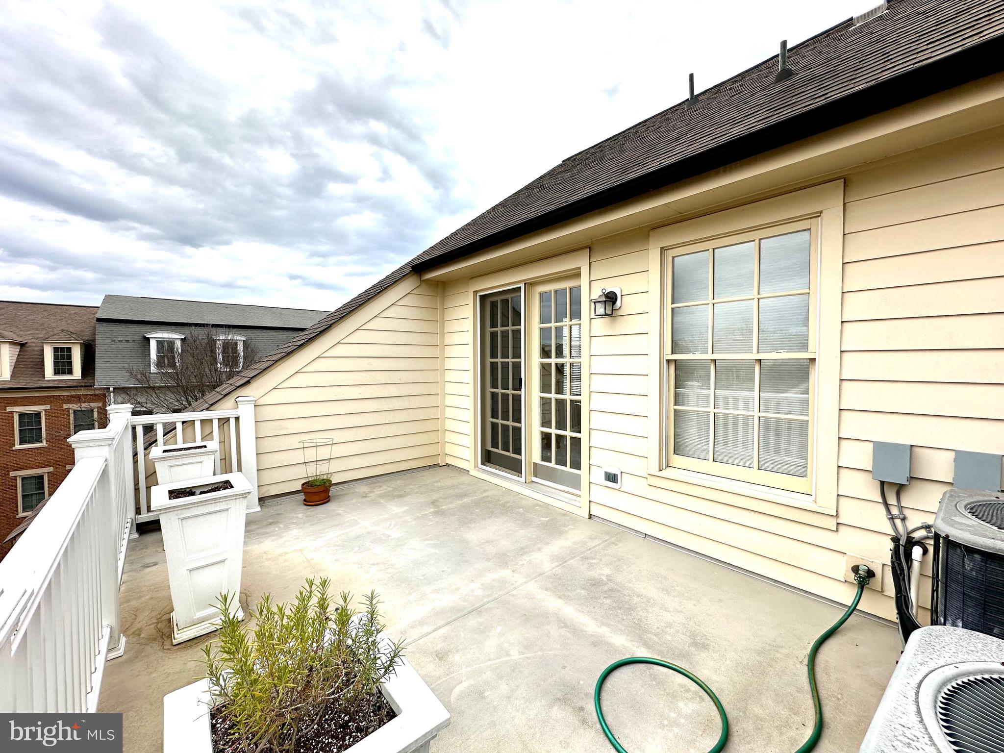 POTOMAC GREENS - Residential Lease