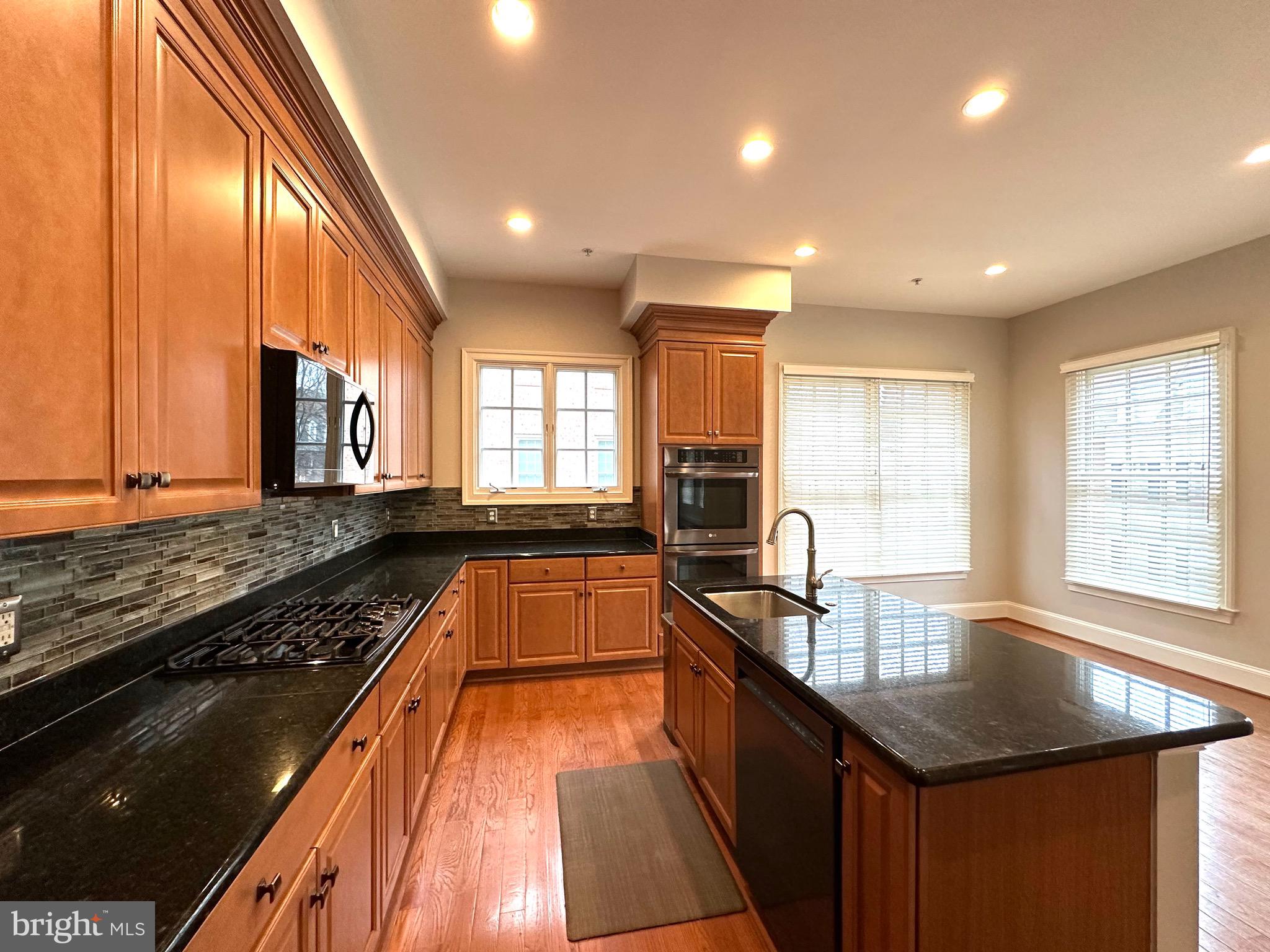 POTOMAC GREENS - Residential Lease