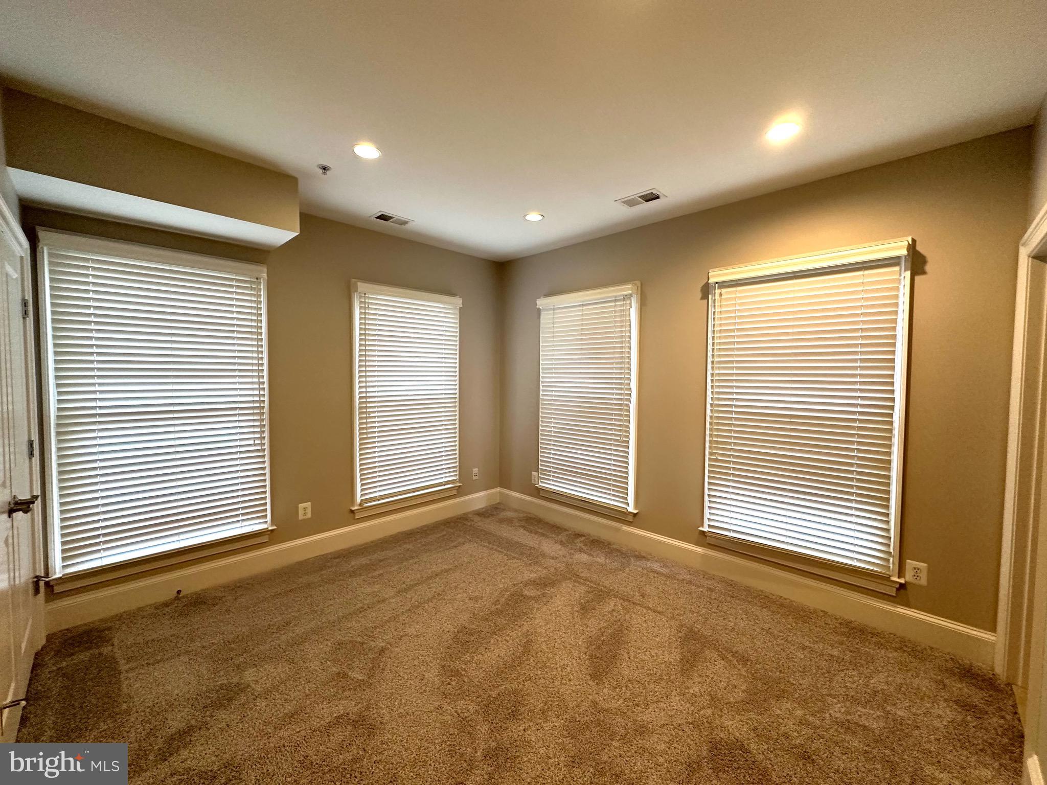 POTOMAC GREENS - Residential Lease