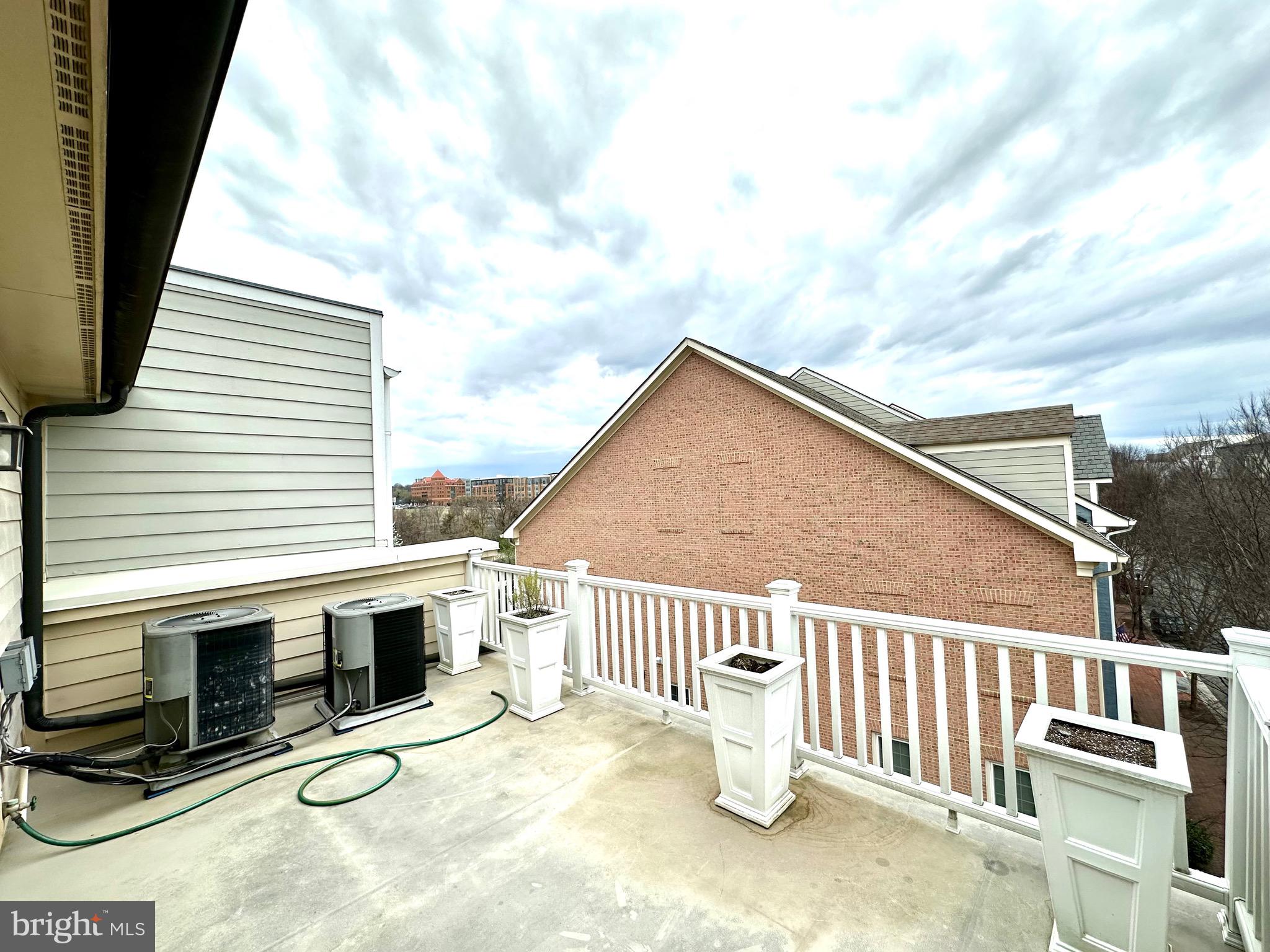 POTOMAC GREENS - Residential Lease