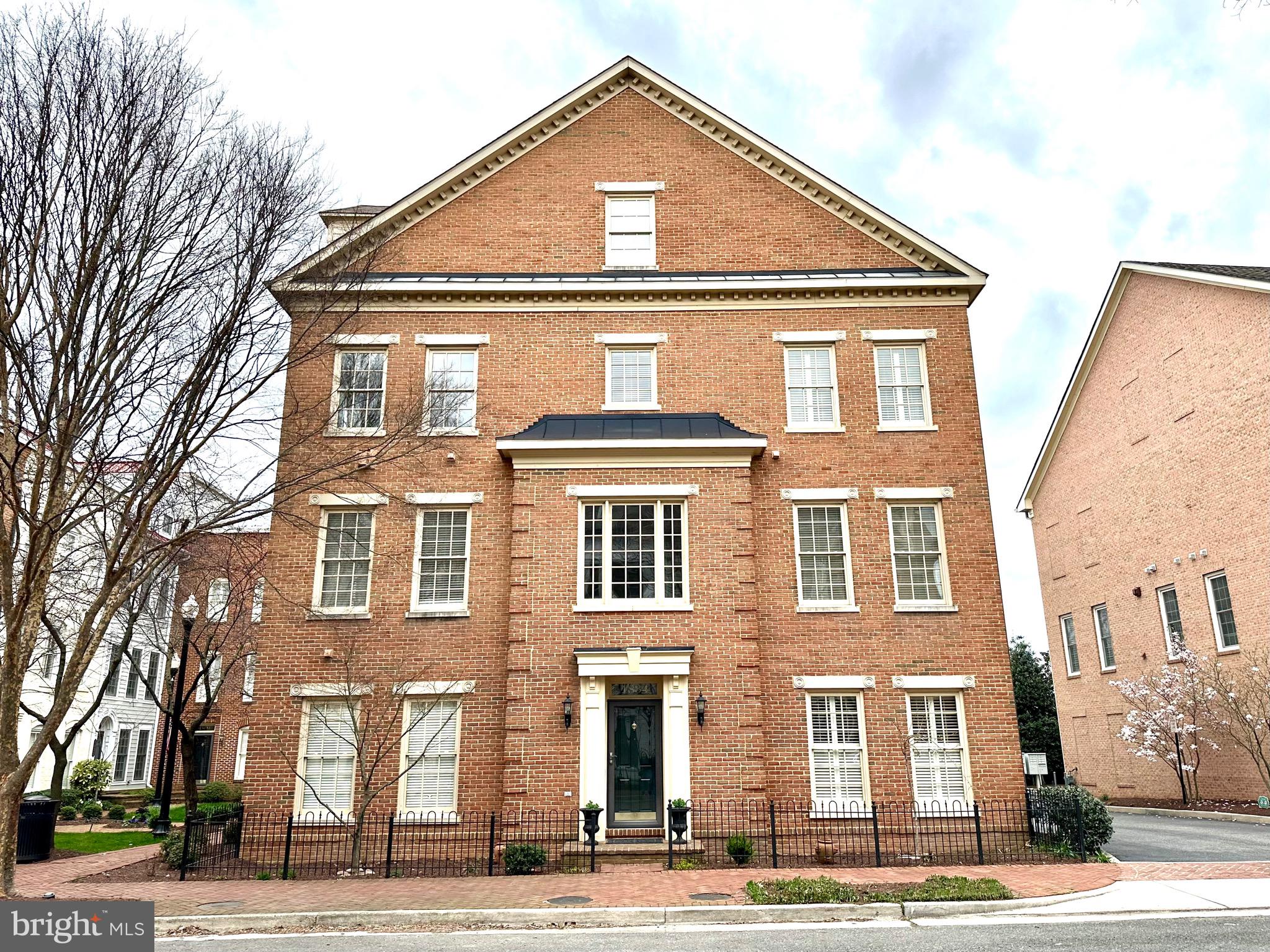 POTOMAC GREENS - Residential Lease