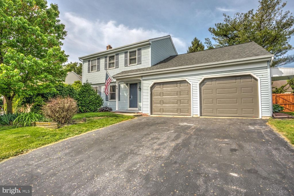 Photo of 10 MARKET VIEW DR, EPHRATA, PA 17522 (MLS # PALA2034400)