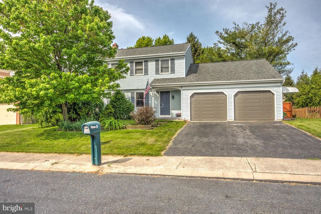 Photo of 10 MARKET VIEW DR, EPHRATA, PA 17522 (MLS # PALA2034400)