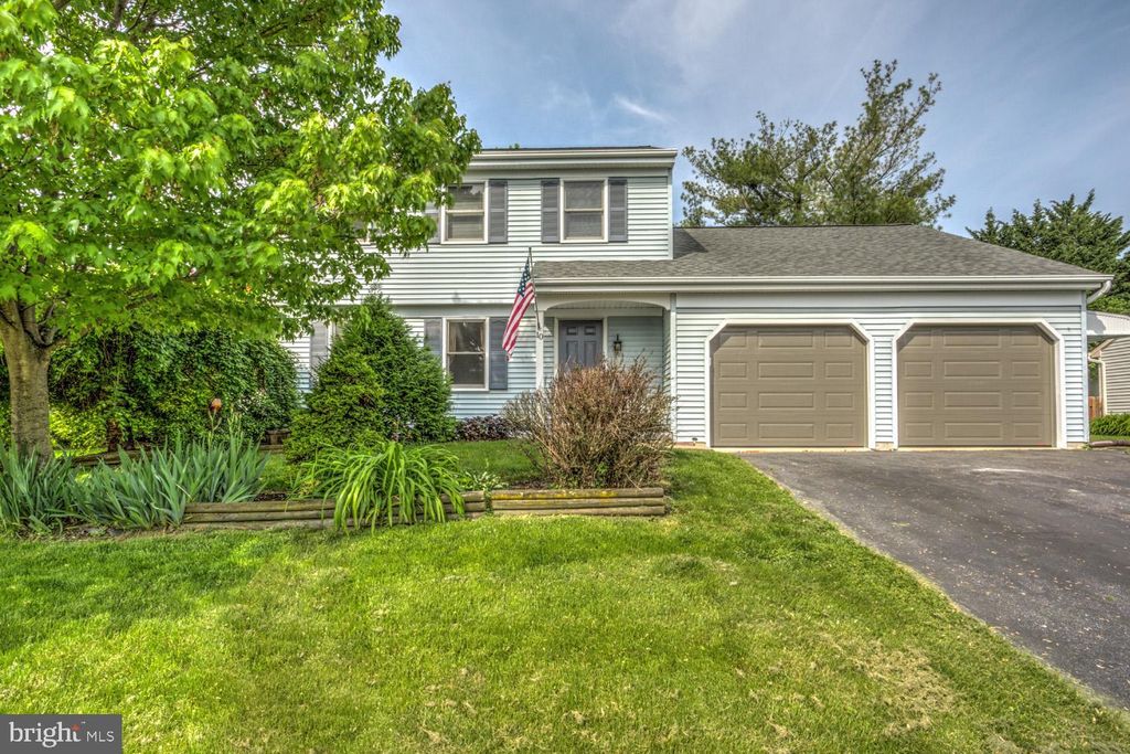 Photo of 10 MARKET VIEW DR, EPHRATA, PA 17522 (MLS # PALA2034400)
