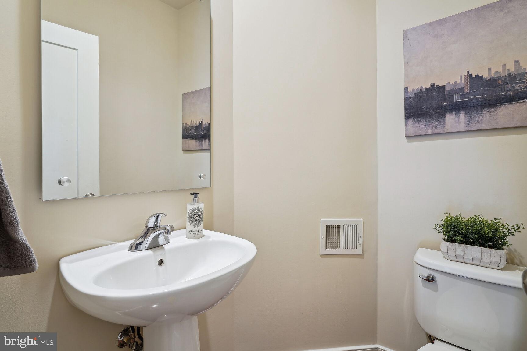 EYA ARTS DISTRICT - Residential