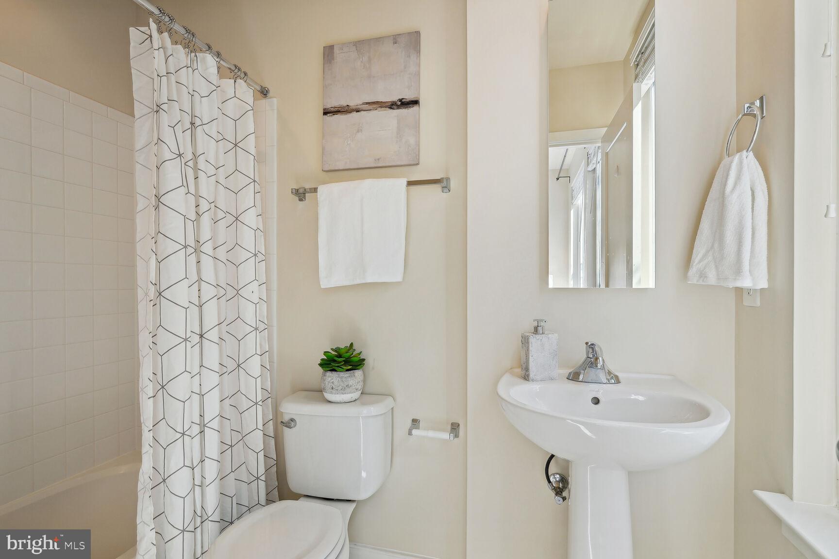 EYA ARTS DISTRICT - Residential