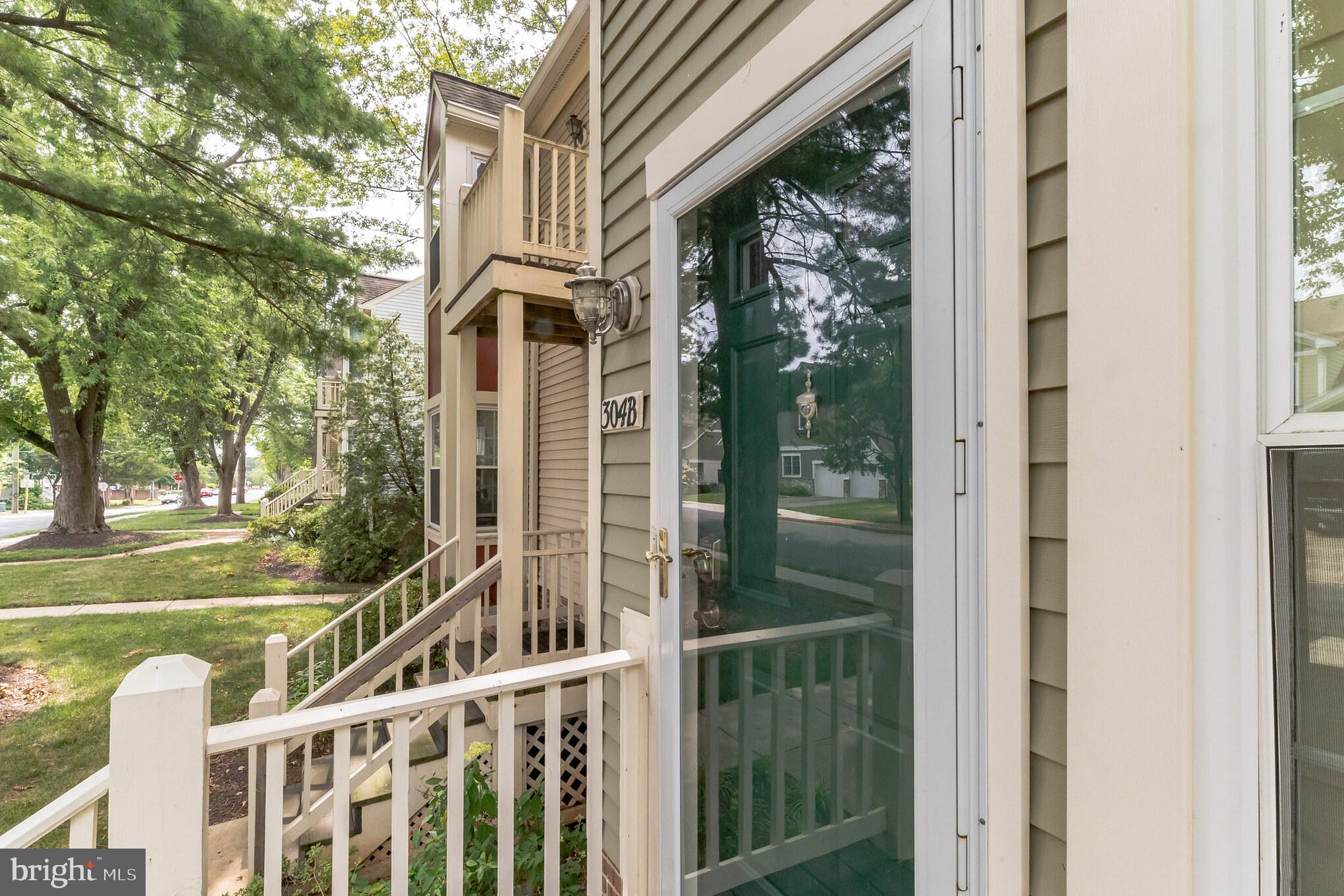 304 LOCUST STREET B SE 13
