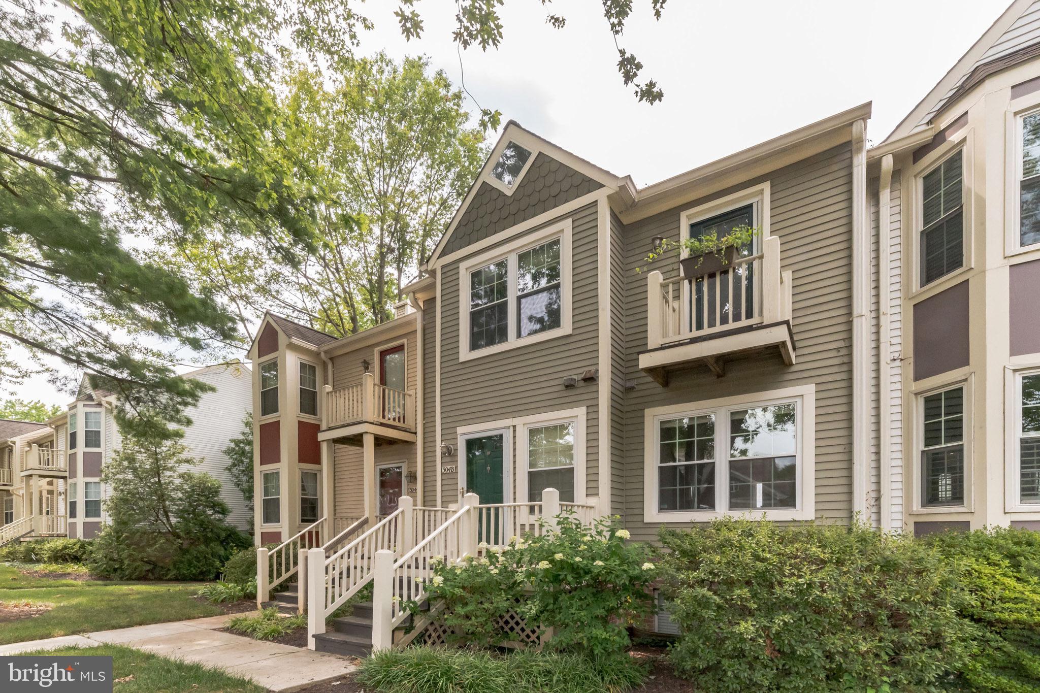 304 LOCUST STREET B SE 13